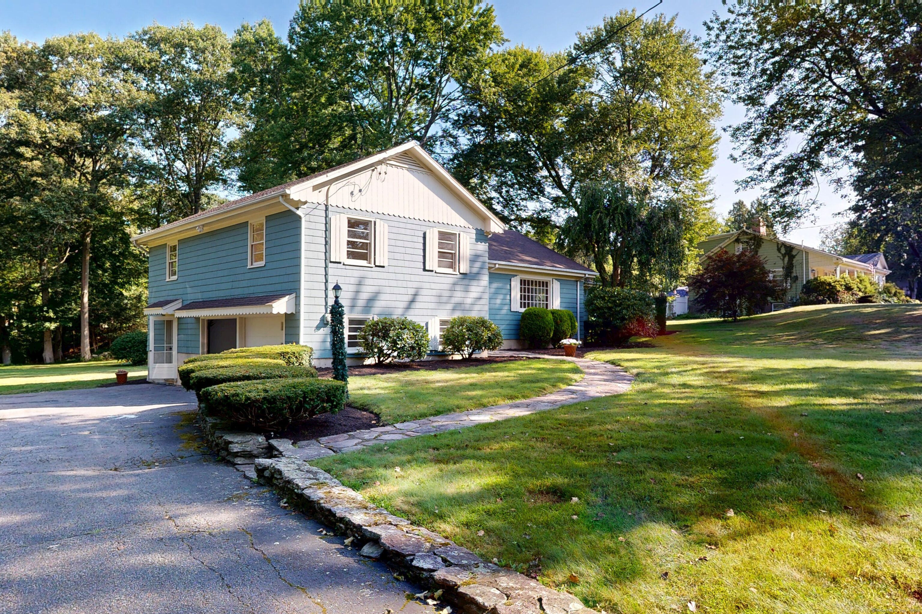 453 Whitney Avenue