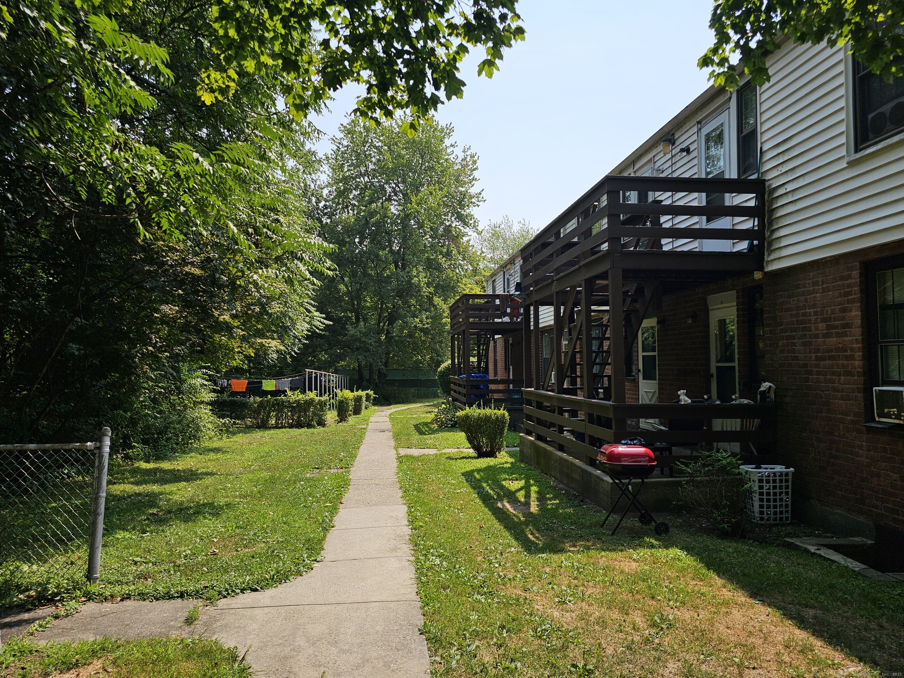 39 Nob Hill Circle B