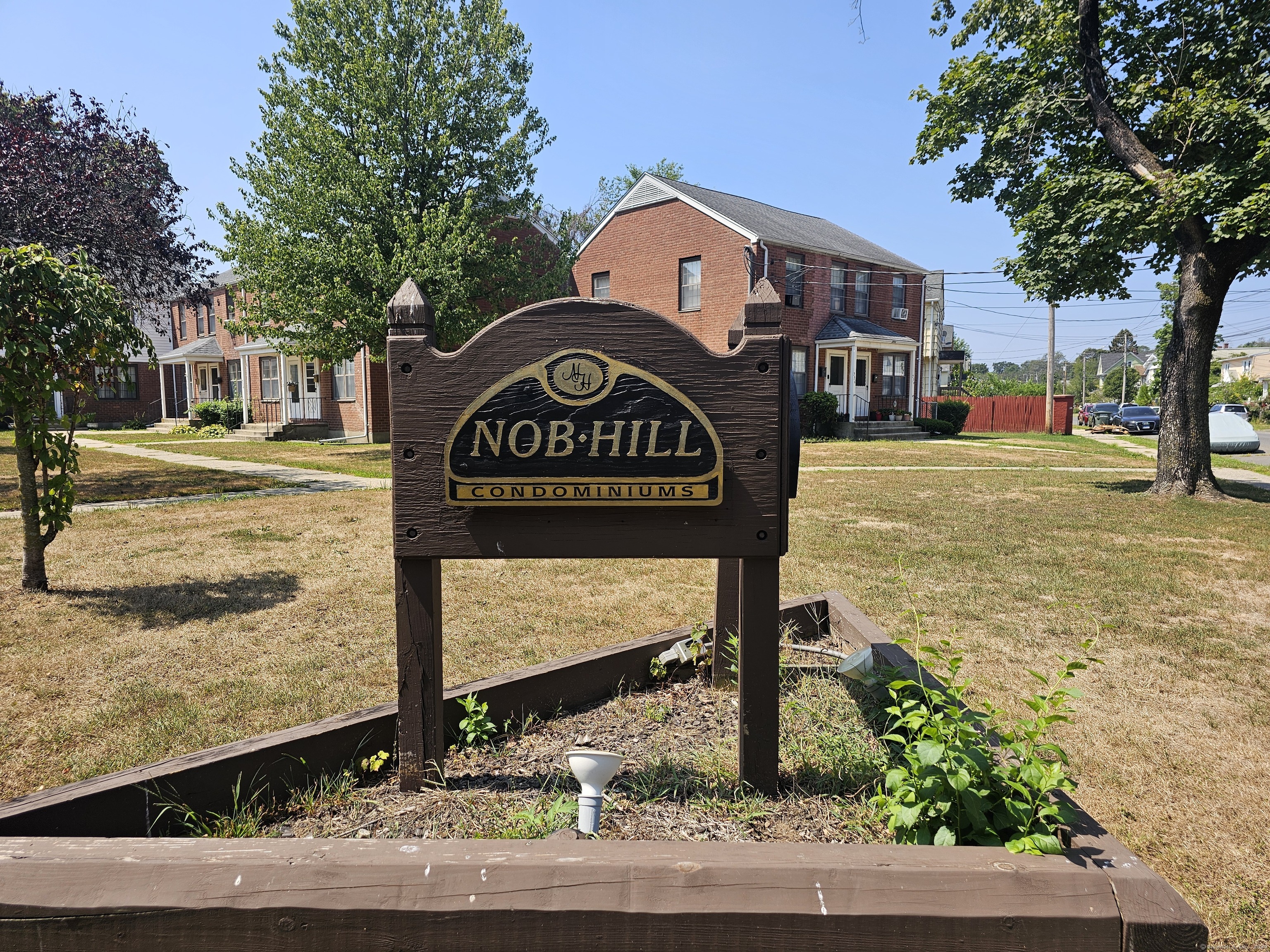 39 Nob Hill Circle B