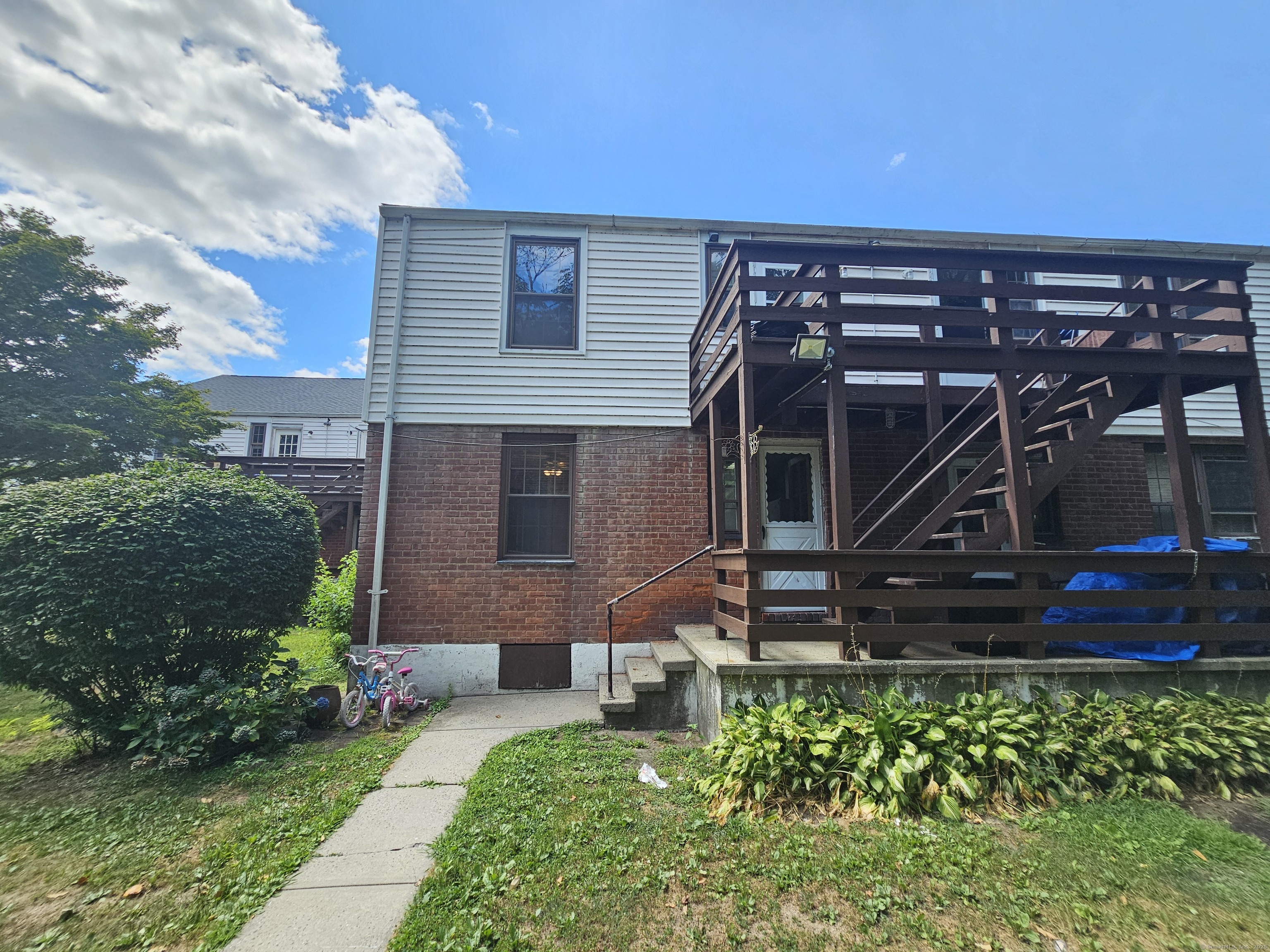 39 Nob Hill Circle B