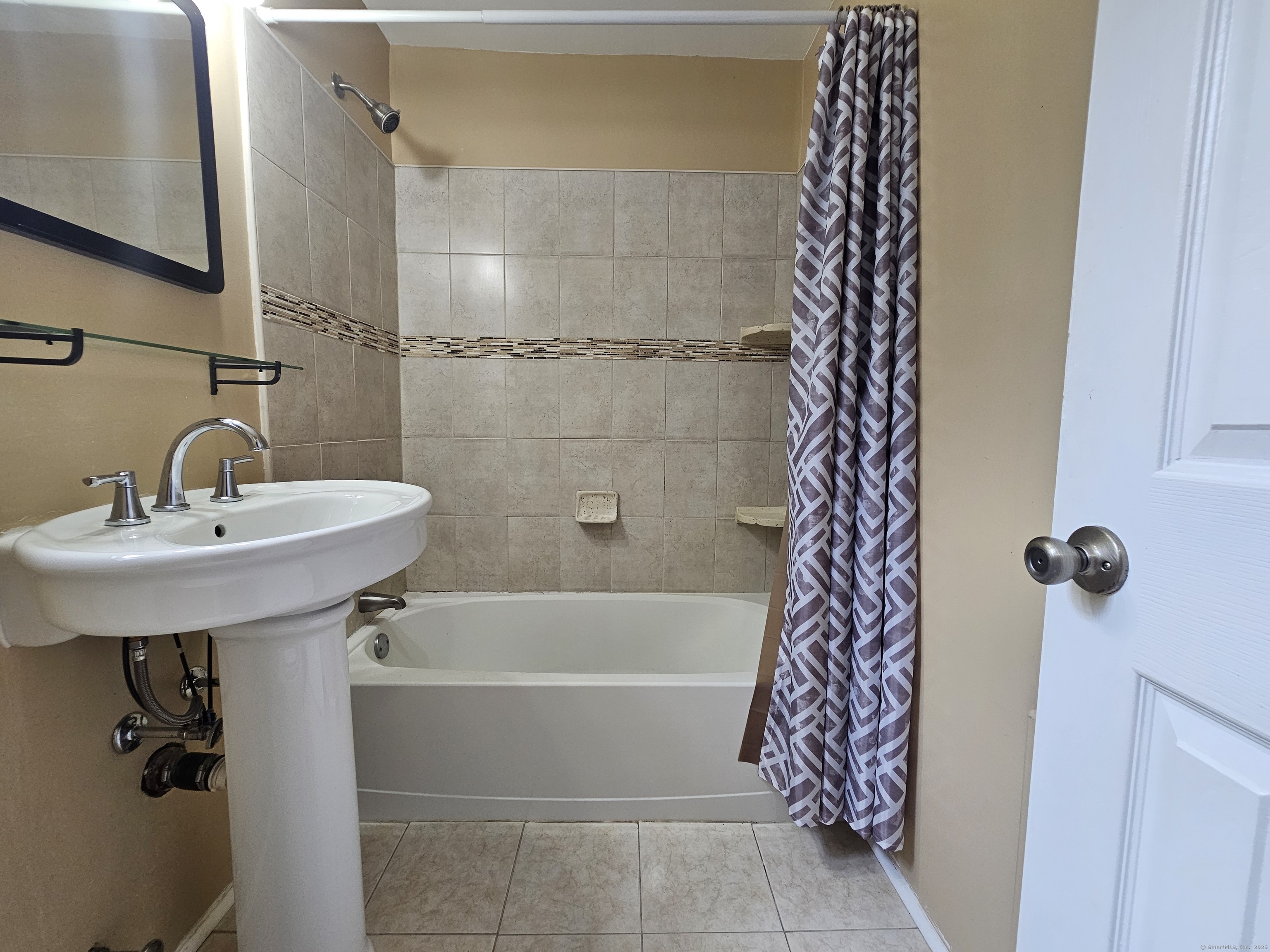 39 Nob Hill Circle B