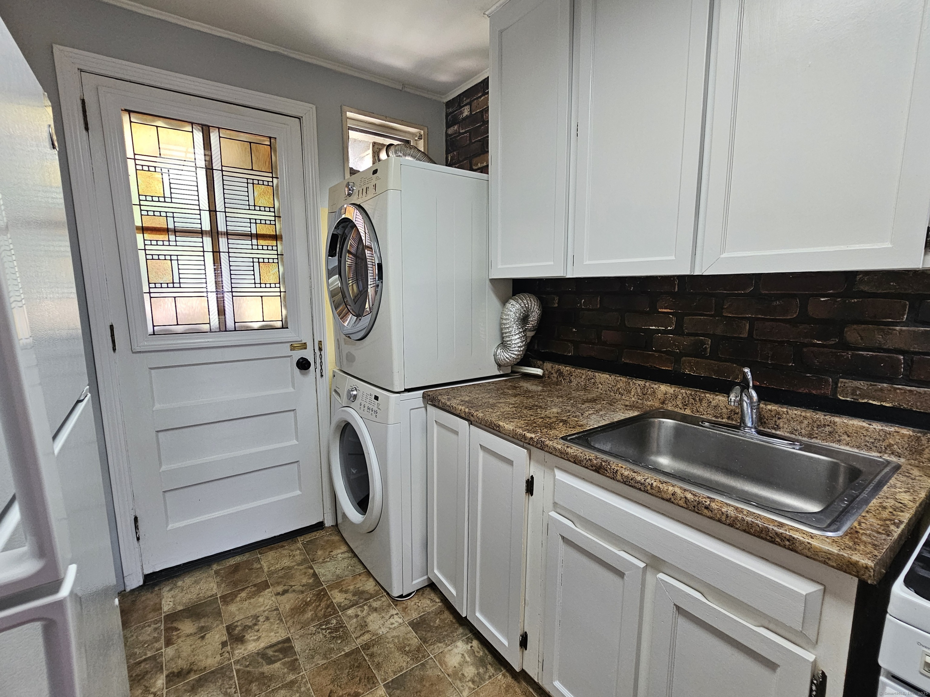 39 Nob Hill Circle B