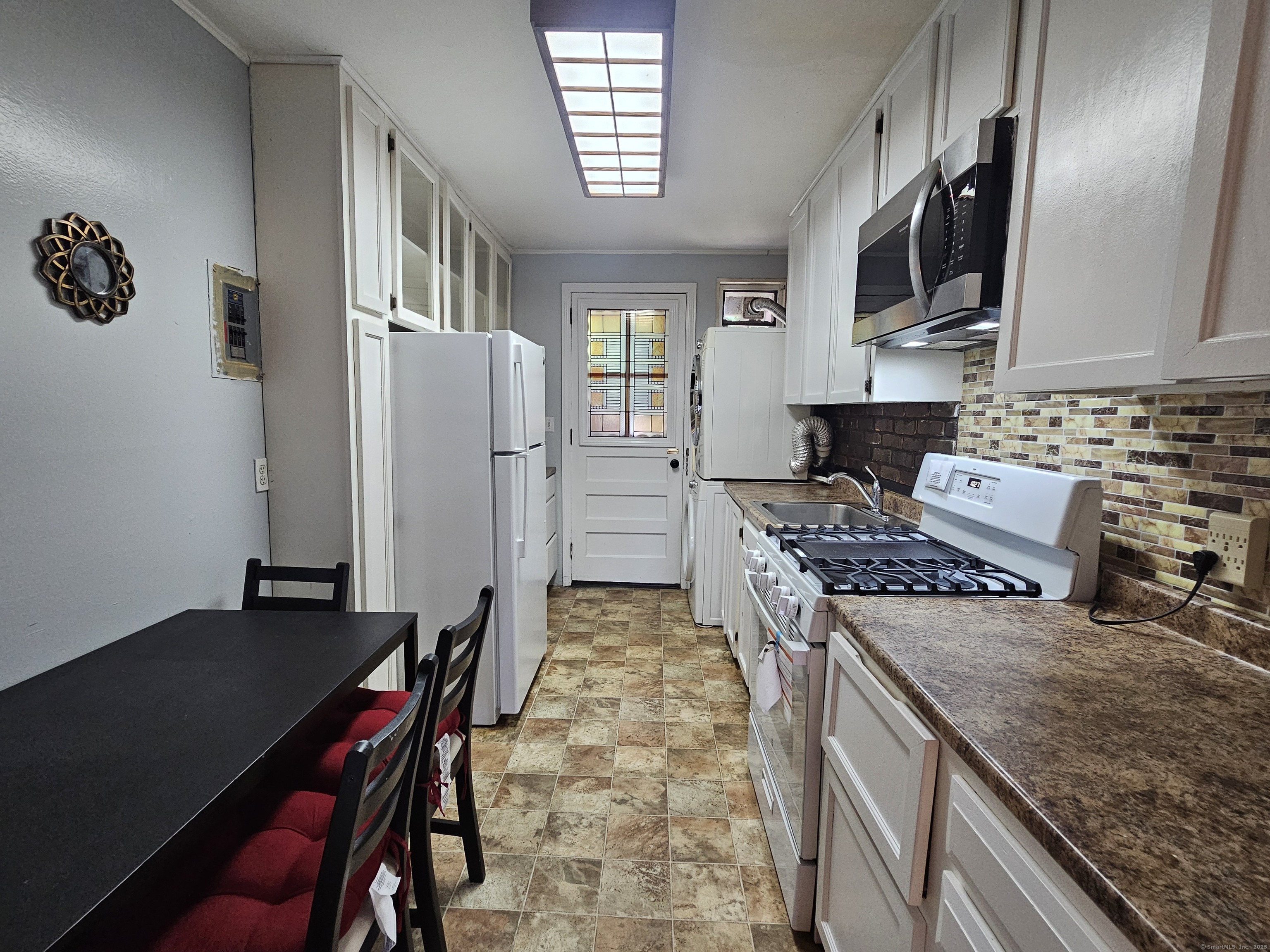 39 Nob Hill Circle B