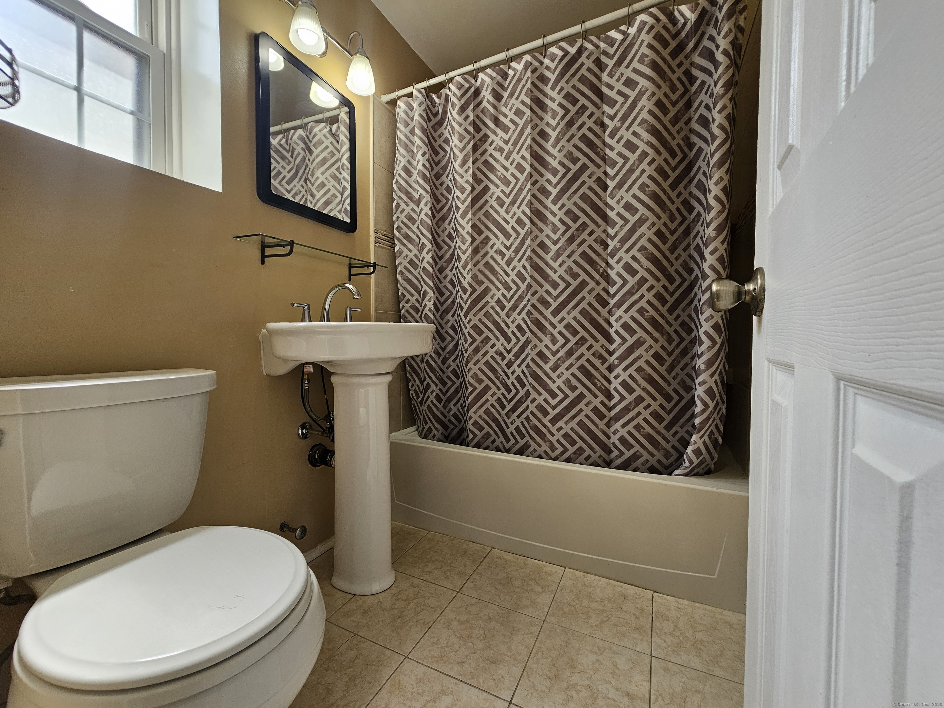 39 Nob Hill Circle B