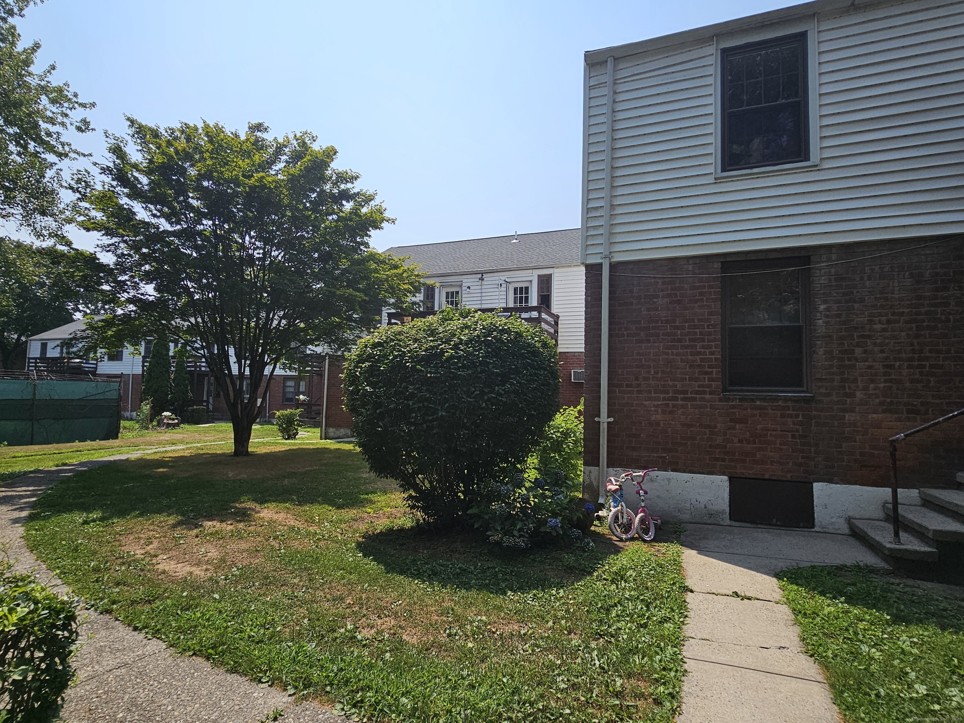 39 Nob Hill Circle B