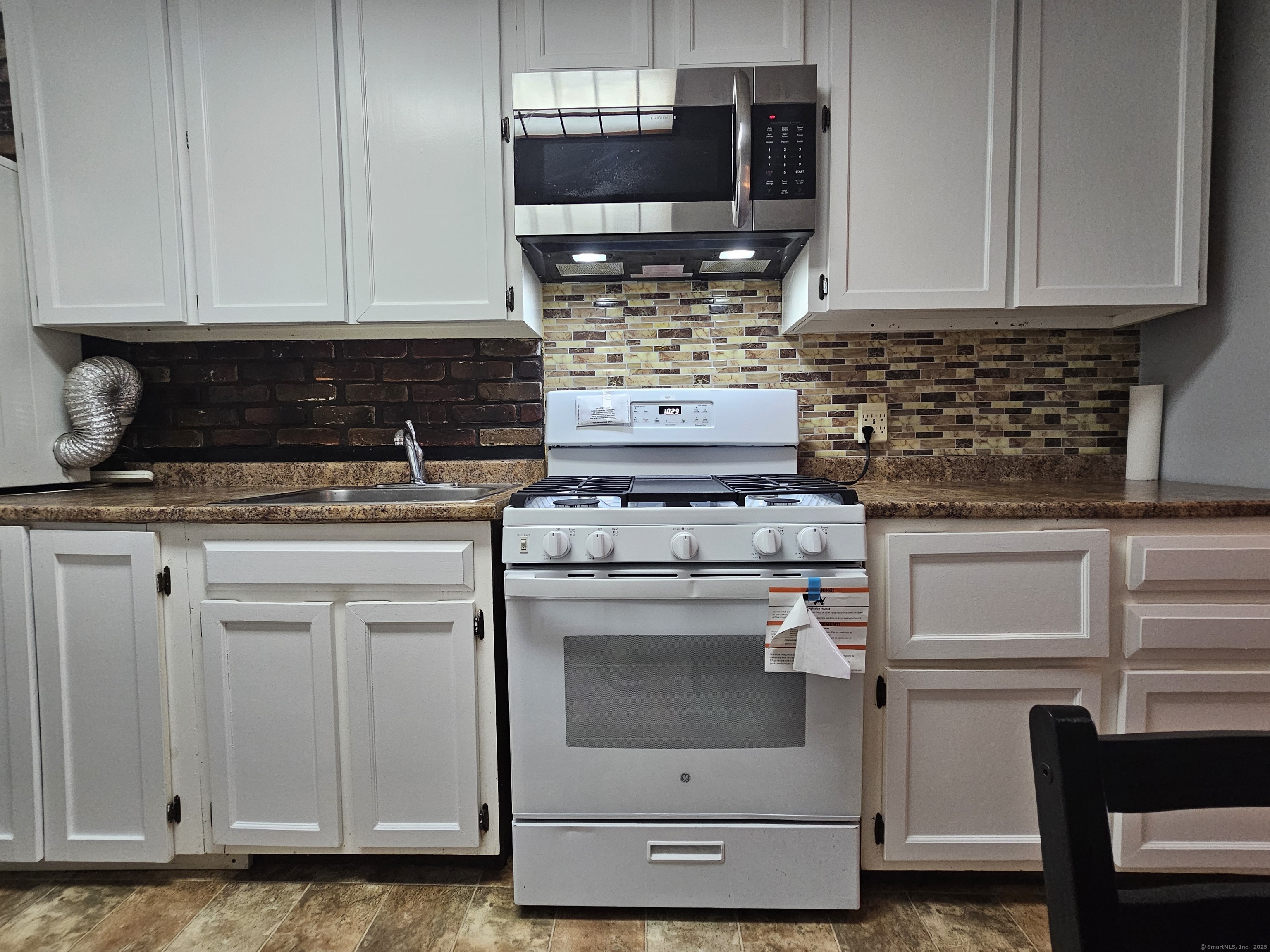 39 Nob Hill Circle B