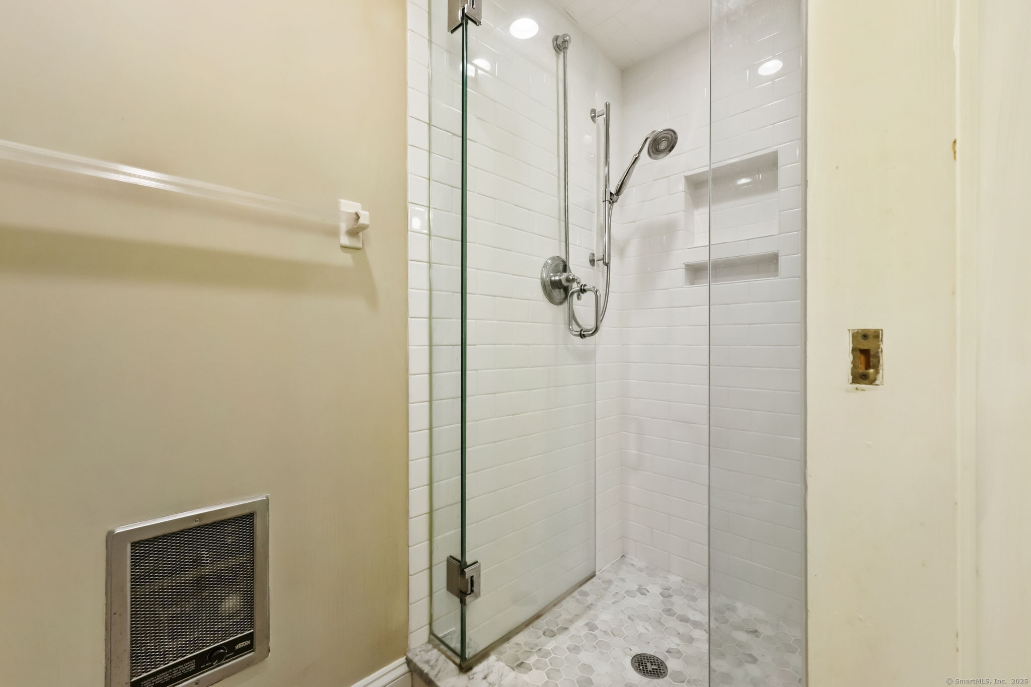 20 Weed Hill Avenue APT B