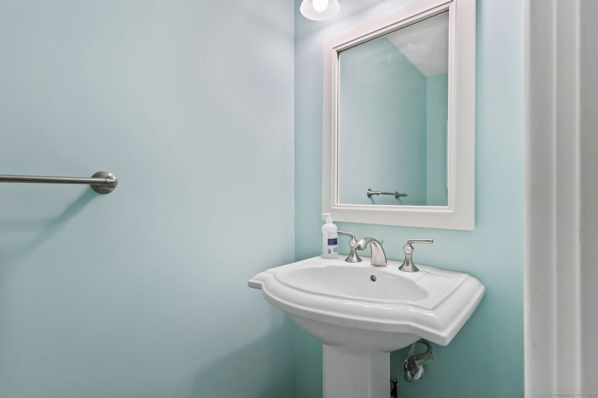 20 Weed Hill Avenue APT B