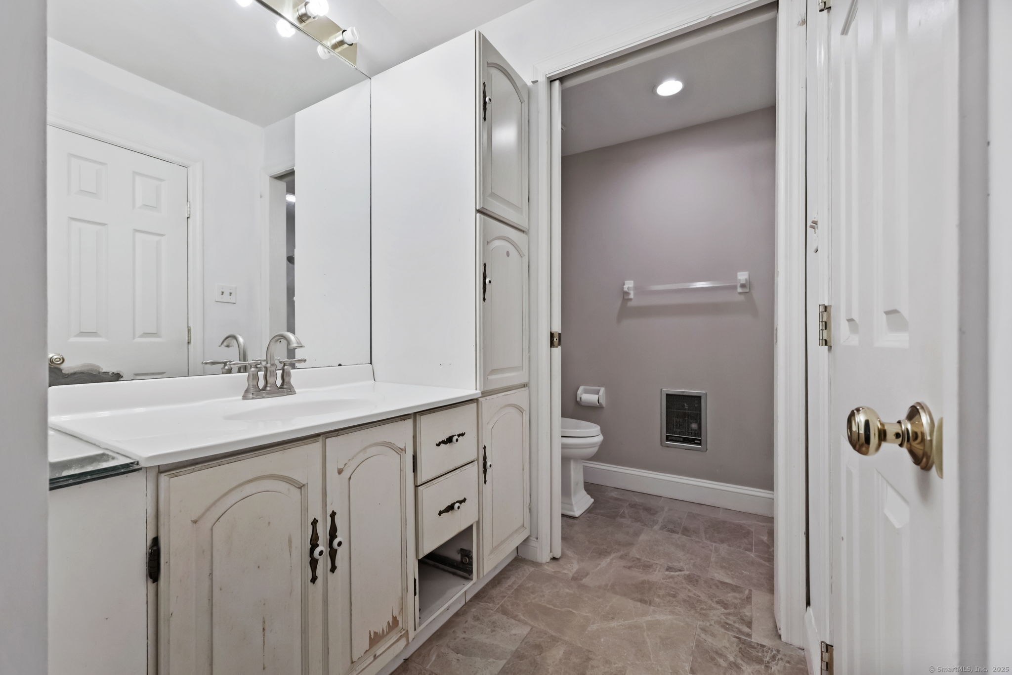 20 Weed Hill Avenue APT B