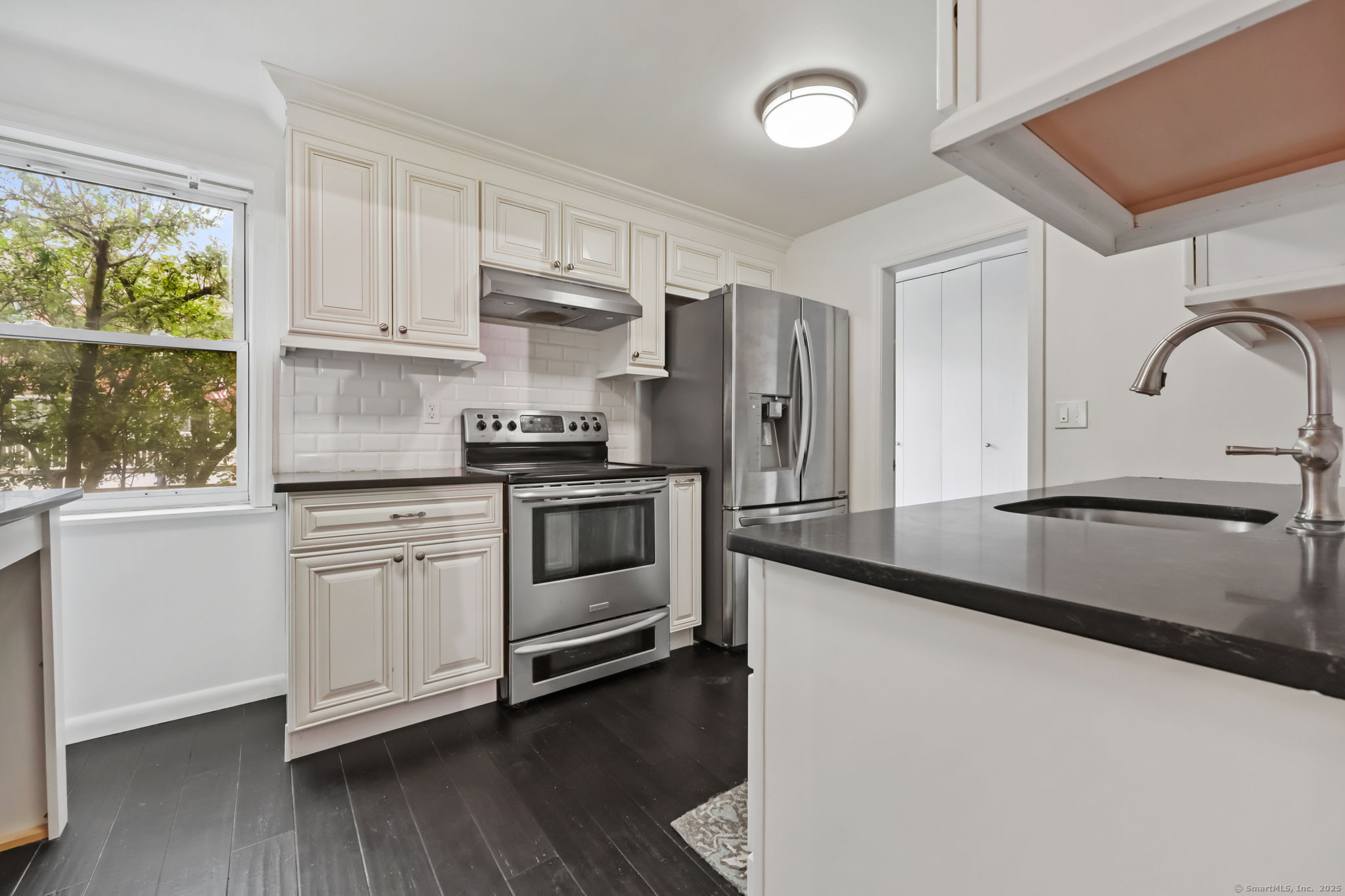 20 Weed Hill Avenue APT B