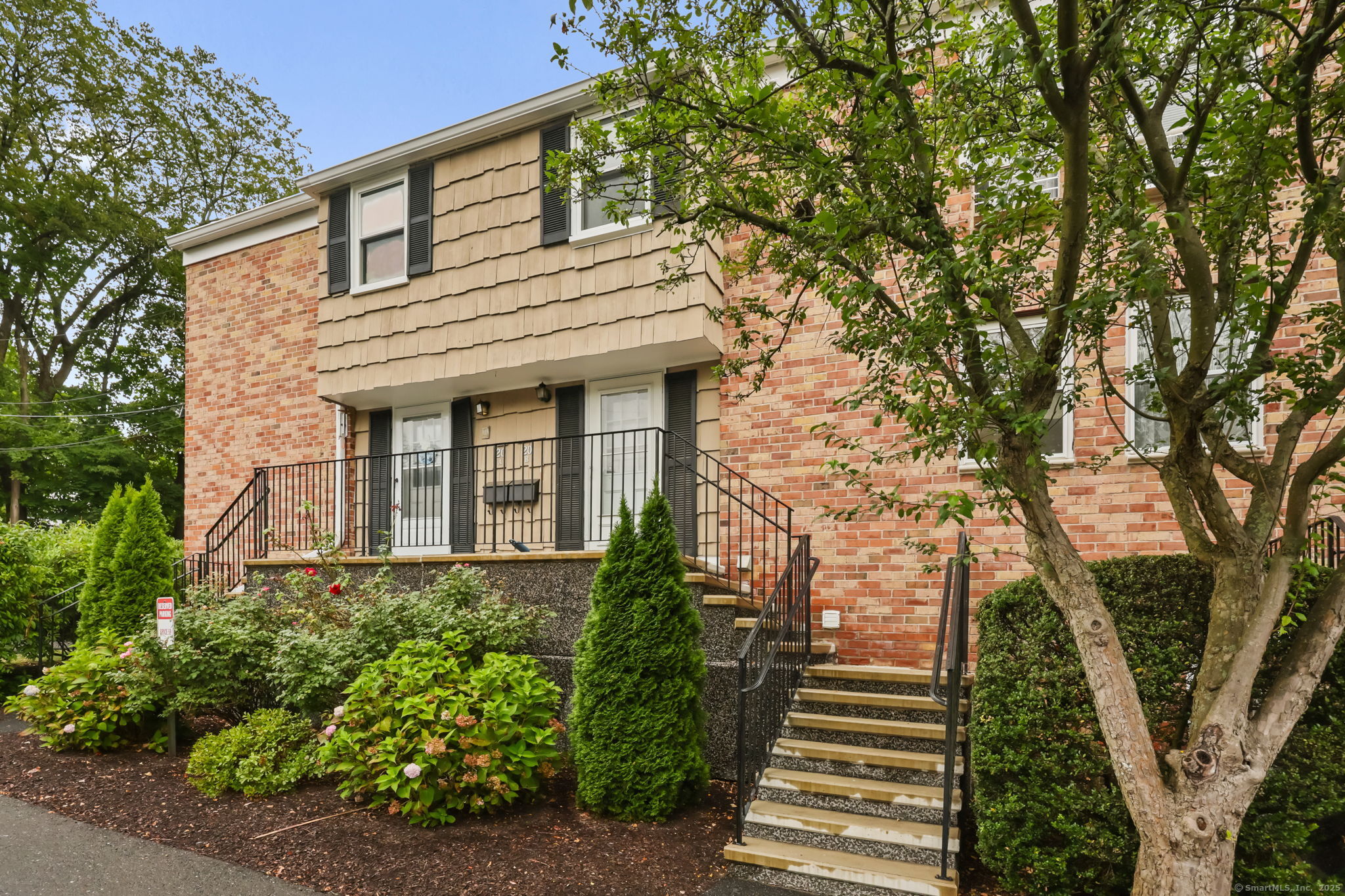 20 Weed Hill Avenue APT B