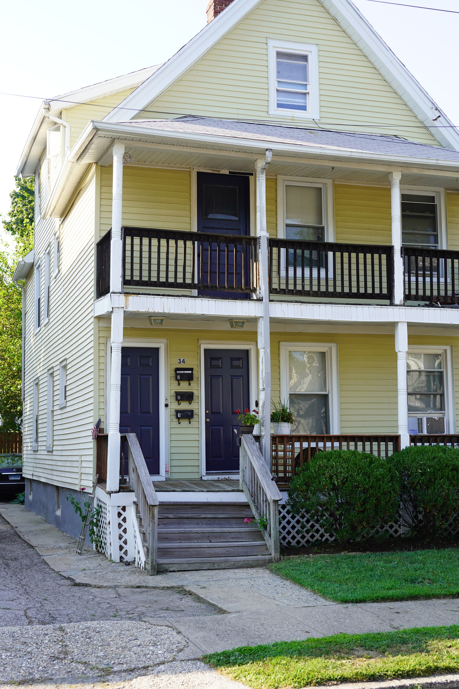 34 Hanford Avenue