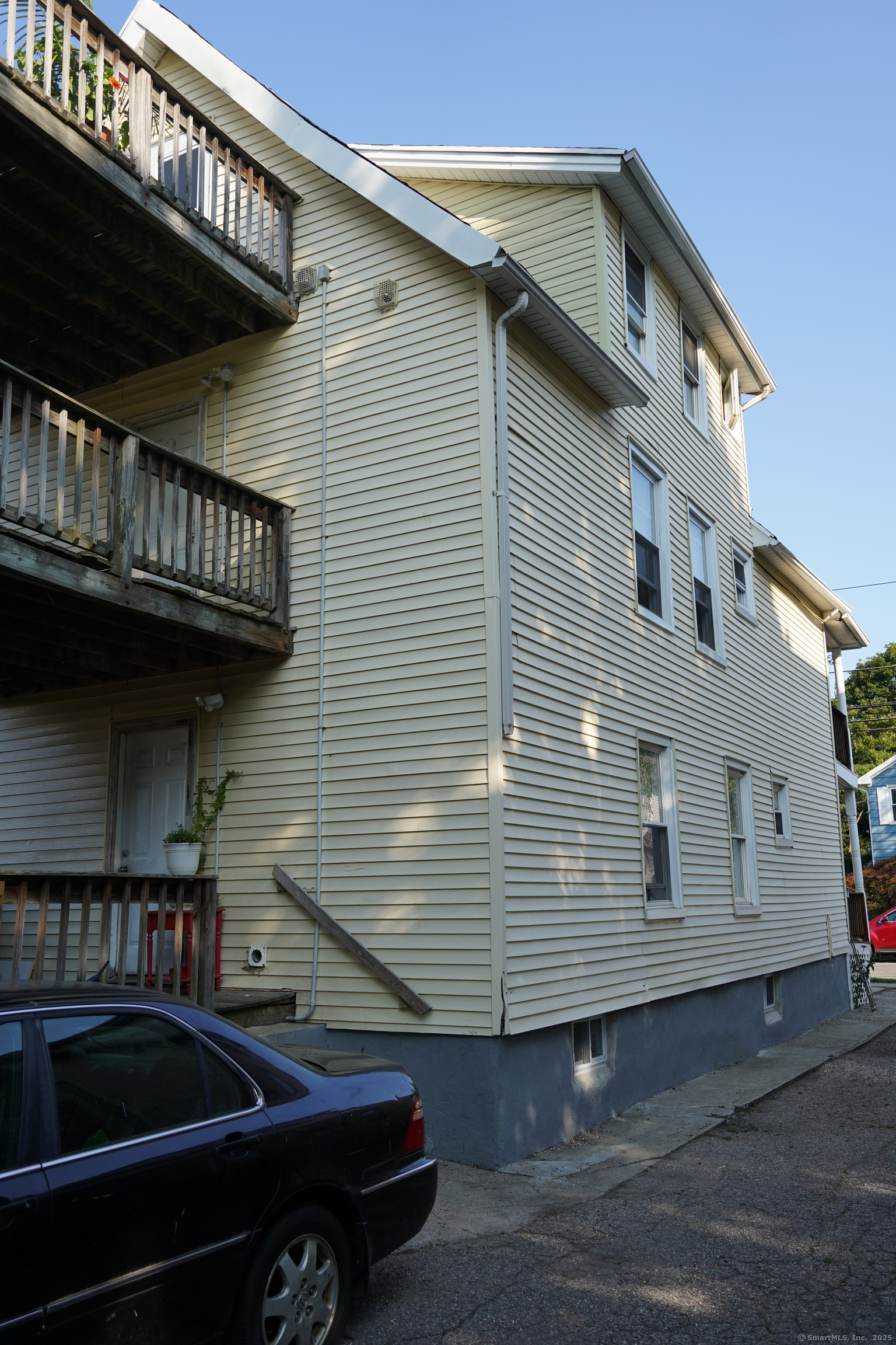 34 Hanford Avenue