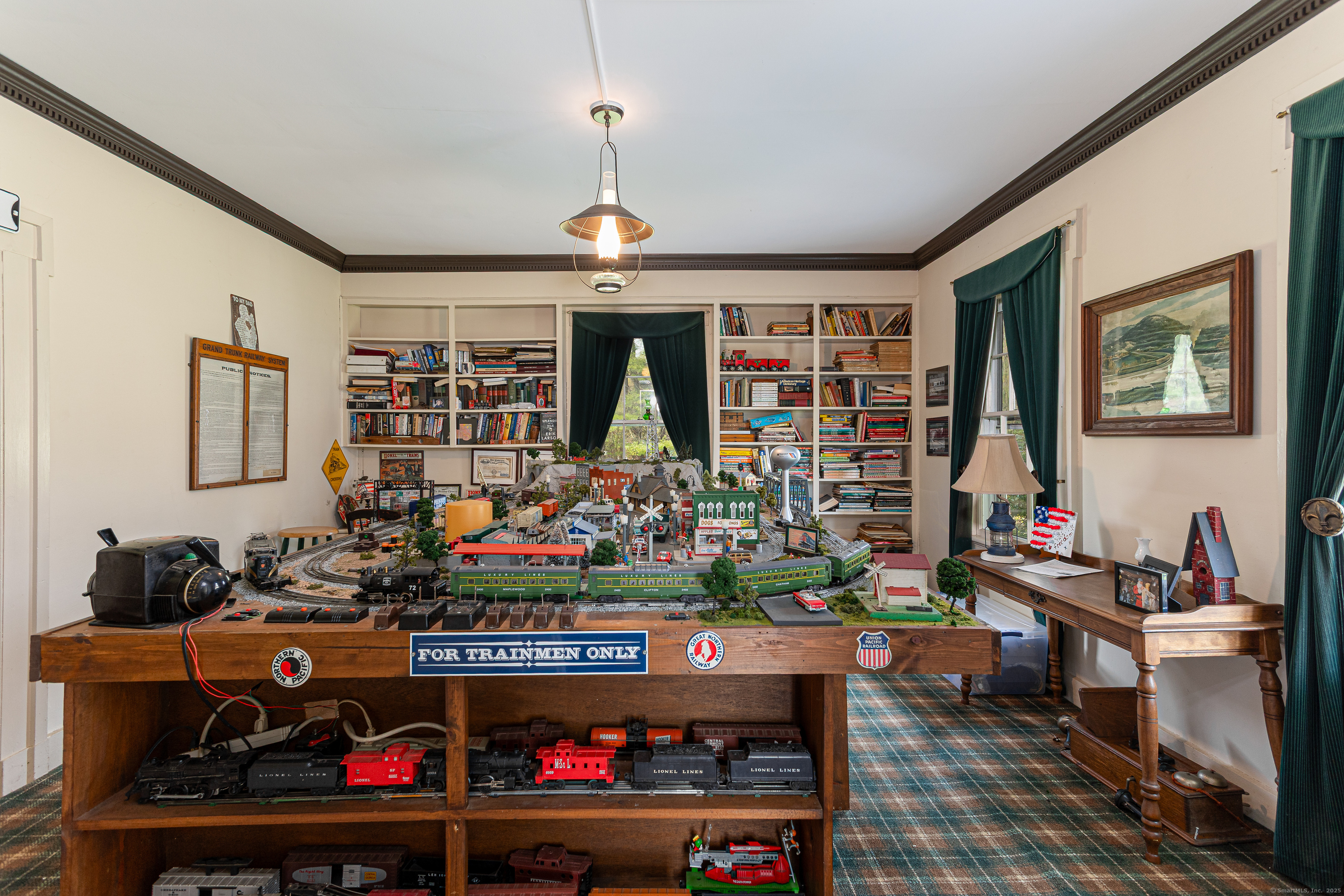 1115 Monroe Turnpike