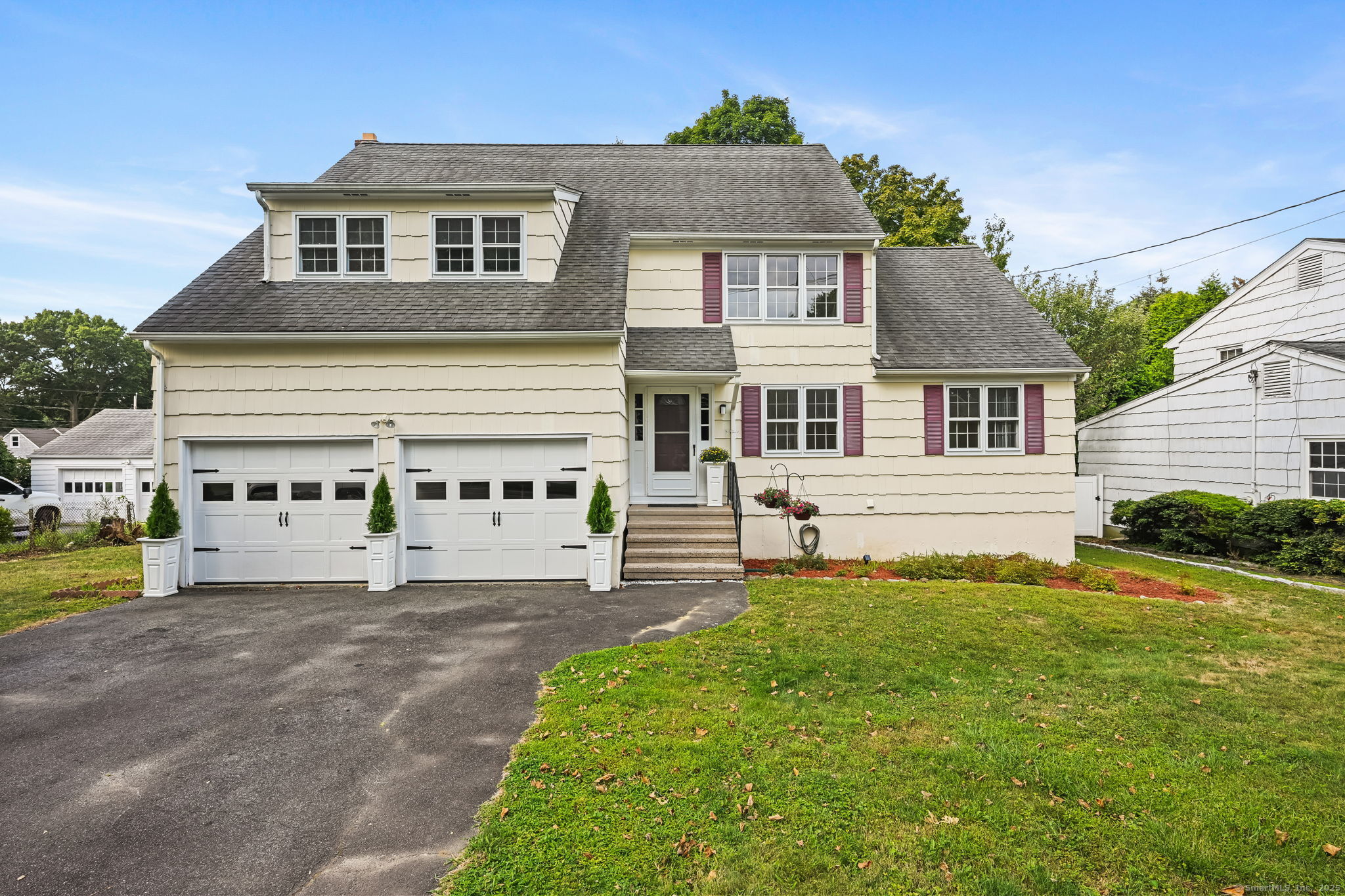 1009 High Street