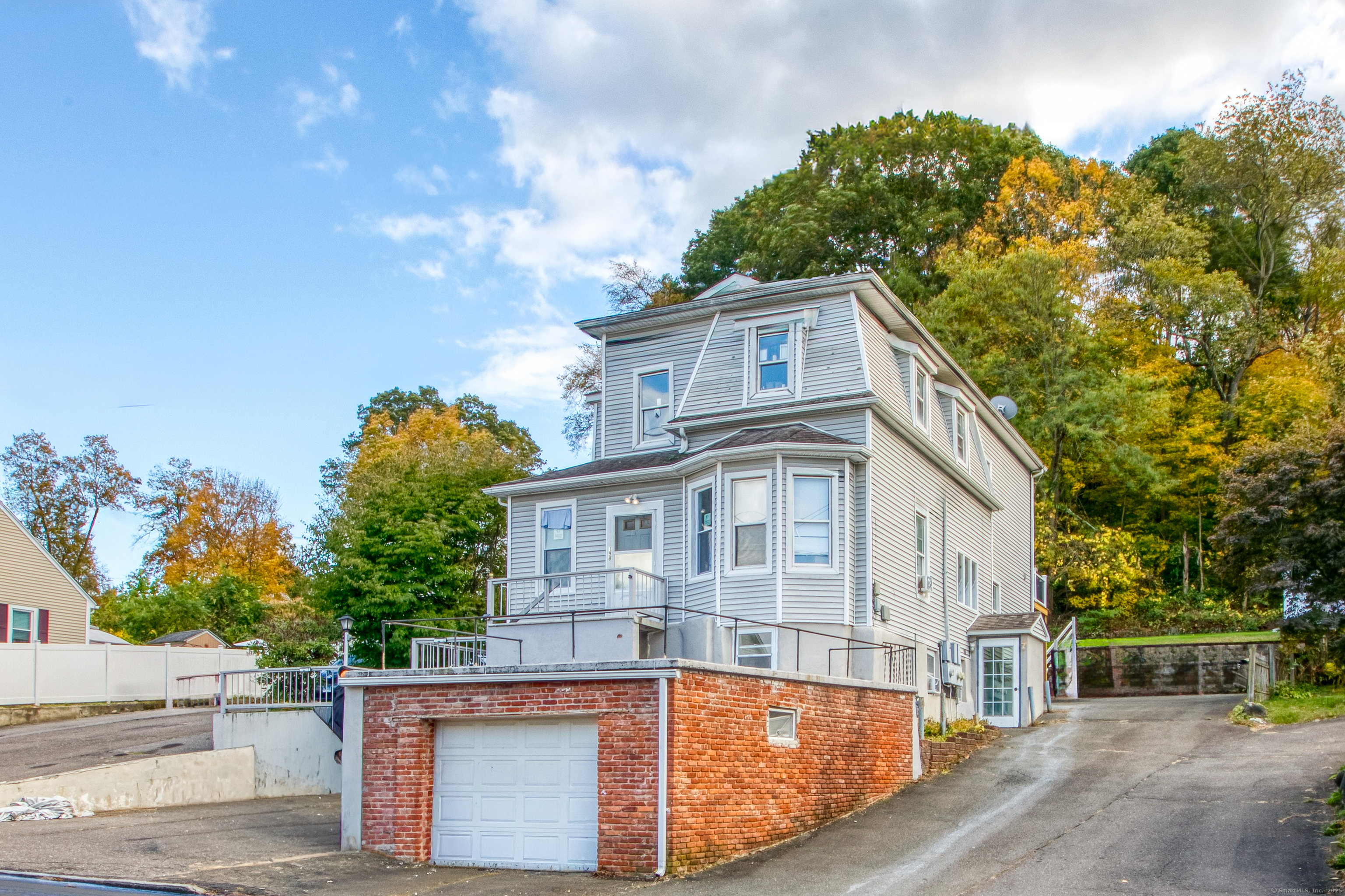 198 Scott Street