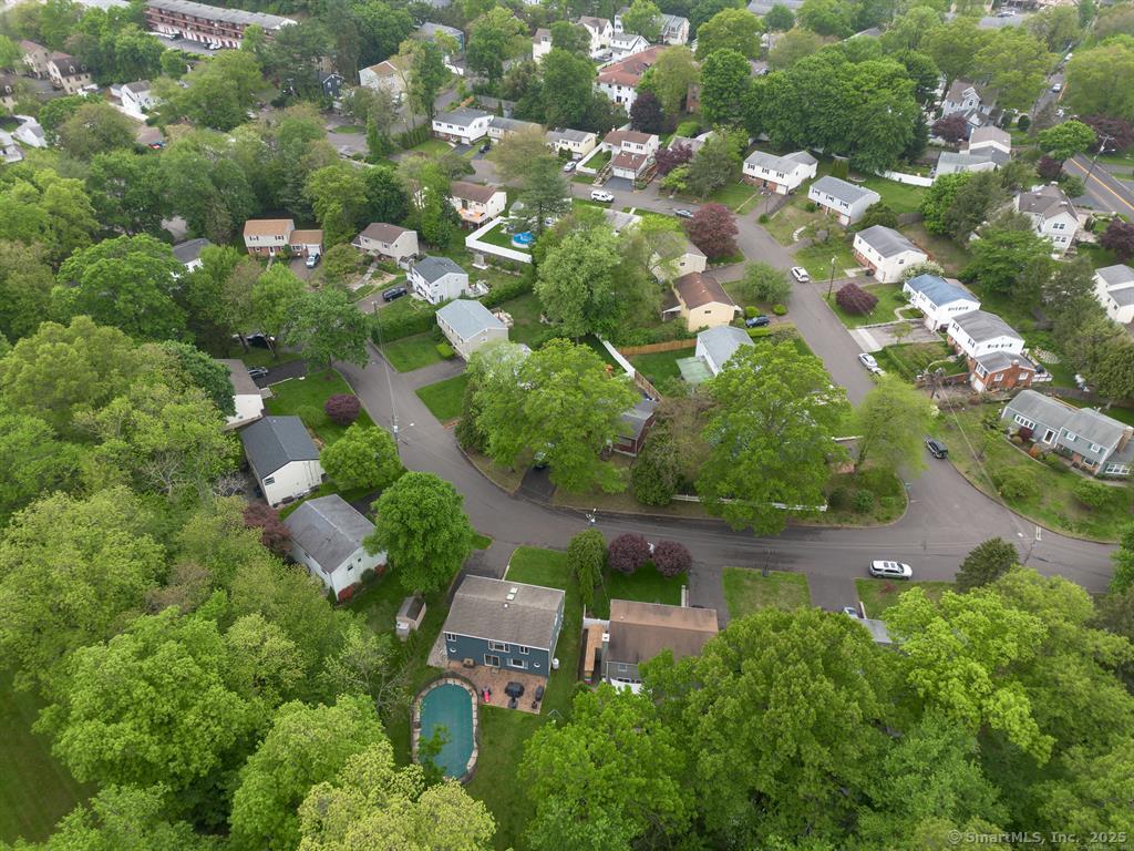 49 Regent Court