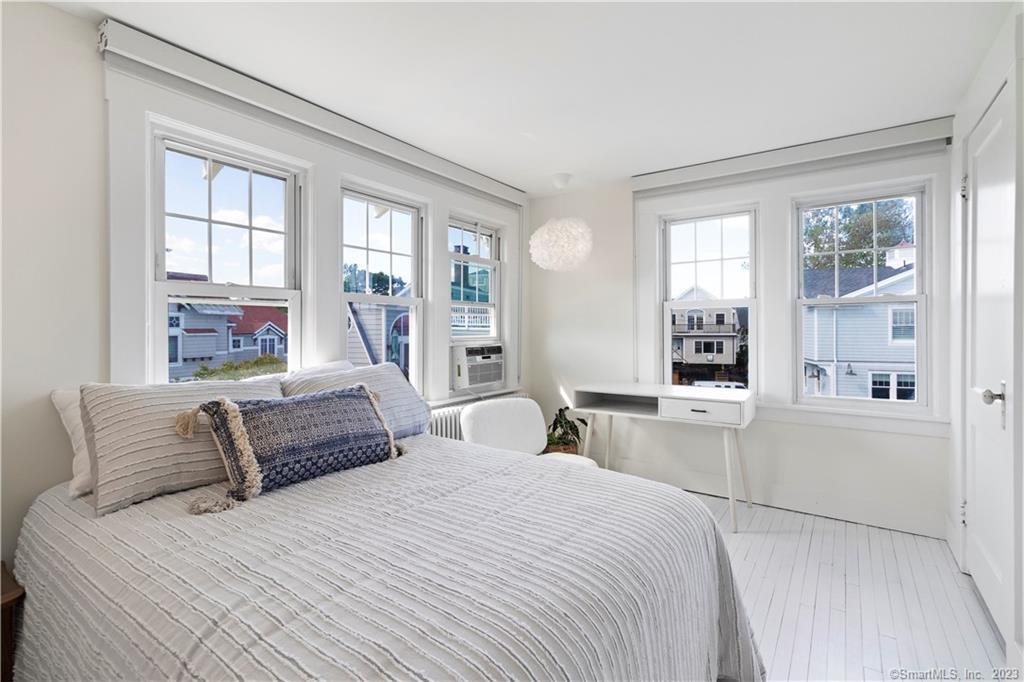 19 Soundview Drive