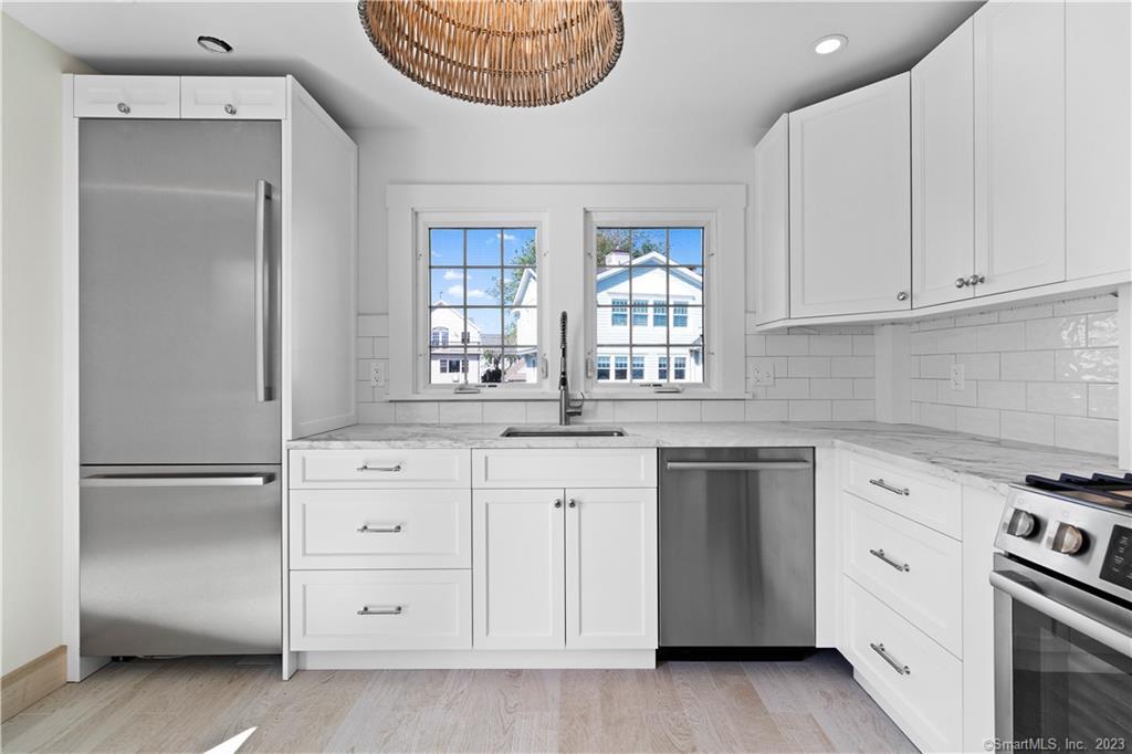 19 Soundview Drive