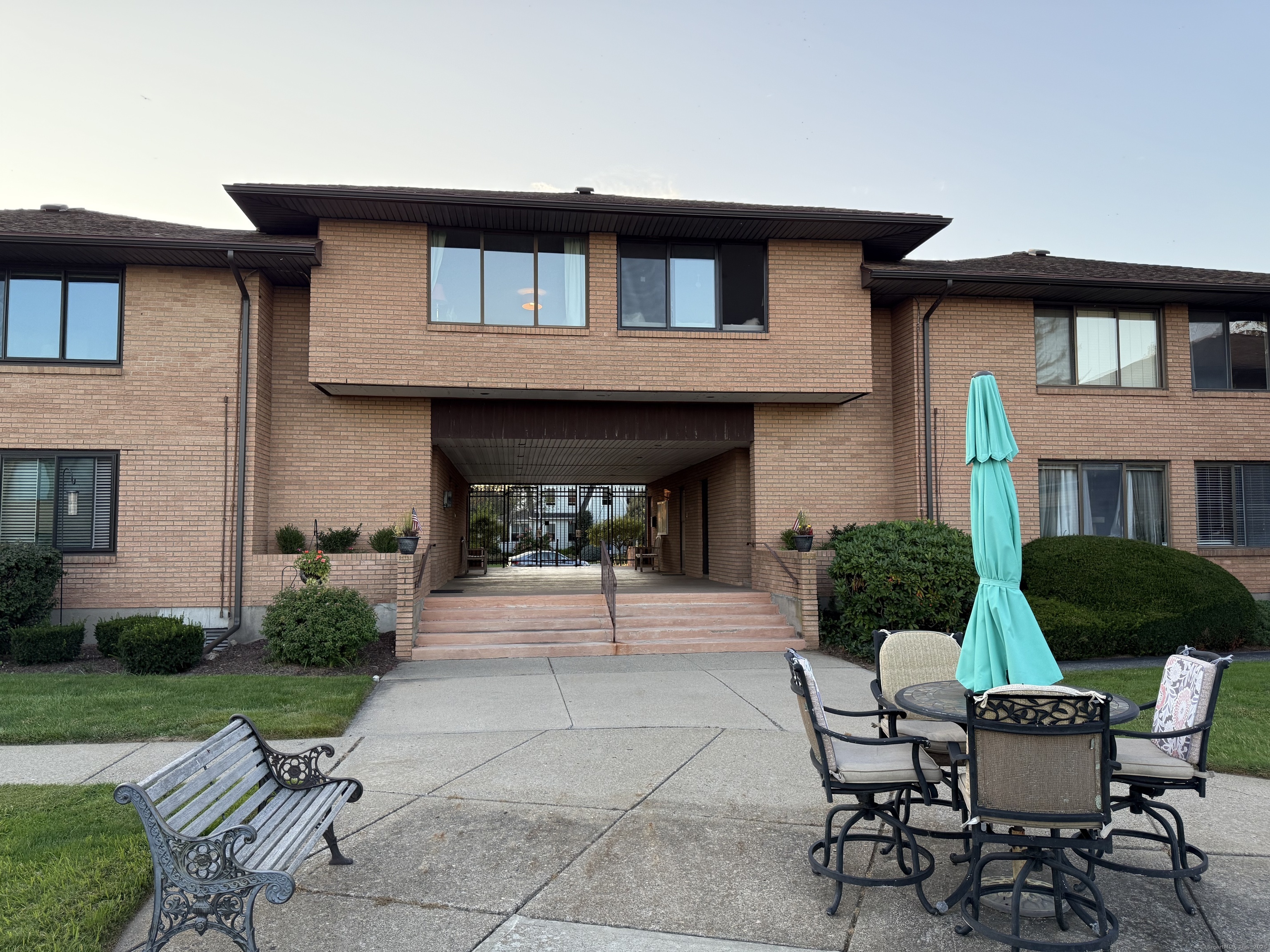 350 Grovers Avenue 1R