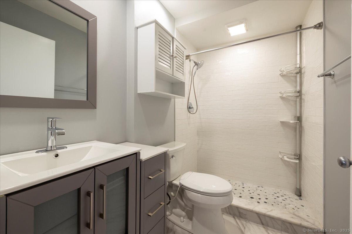 114 Heritage Village E