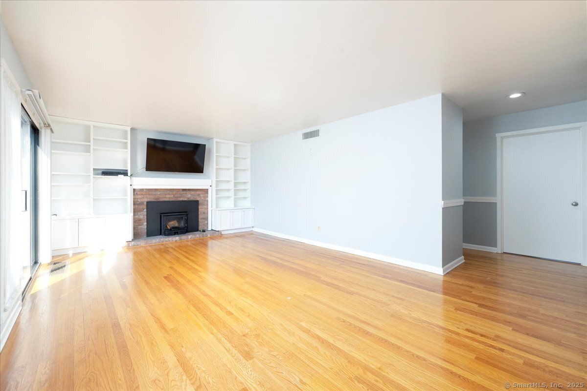 114 Heritage Village E