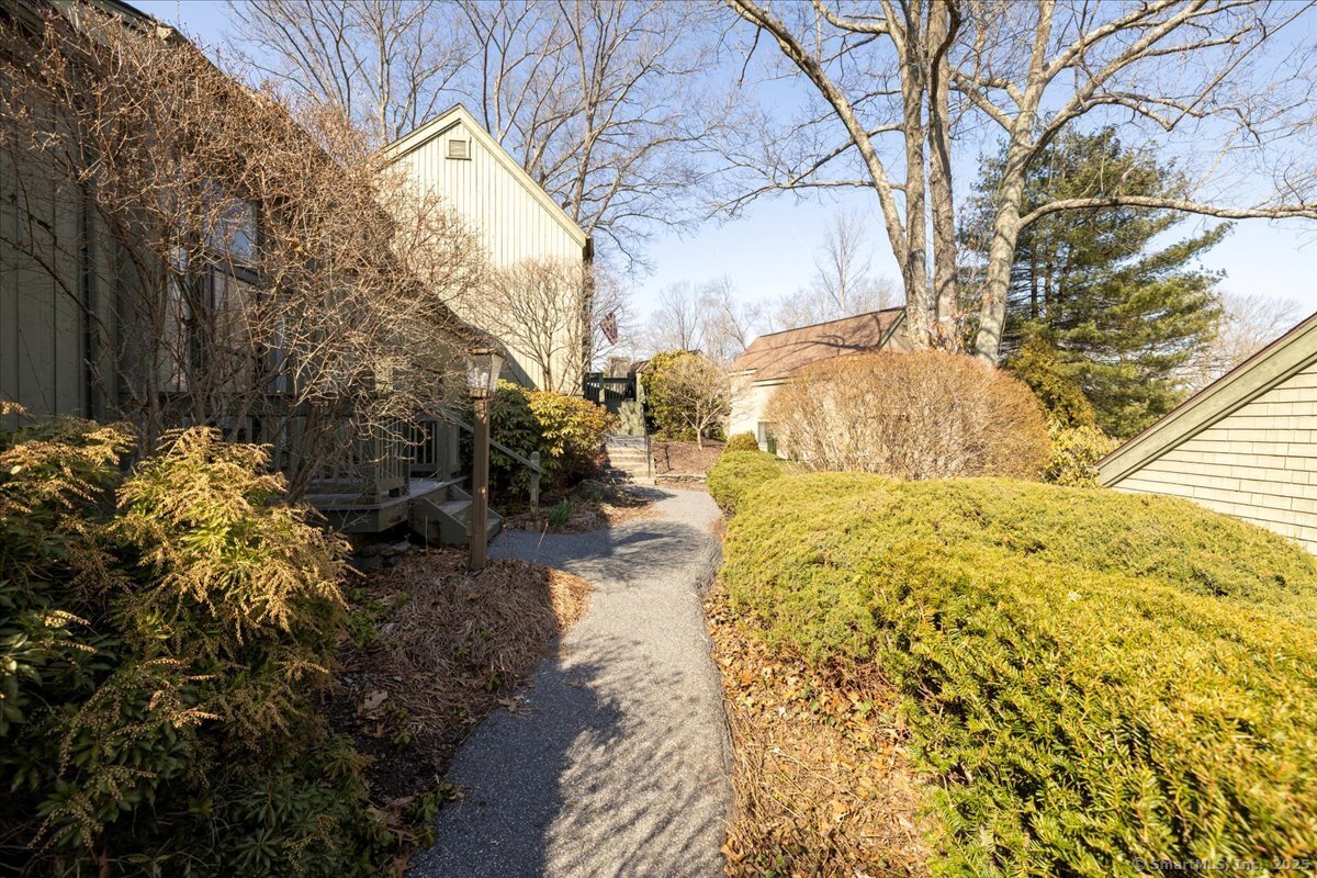 114 Heritage Village E