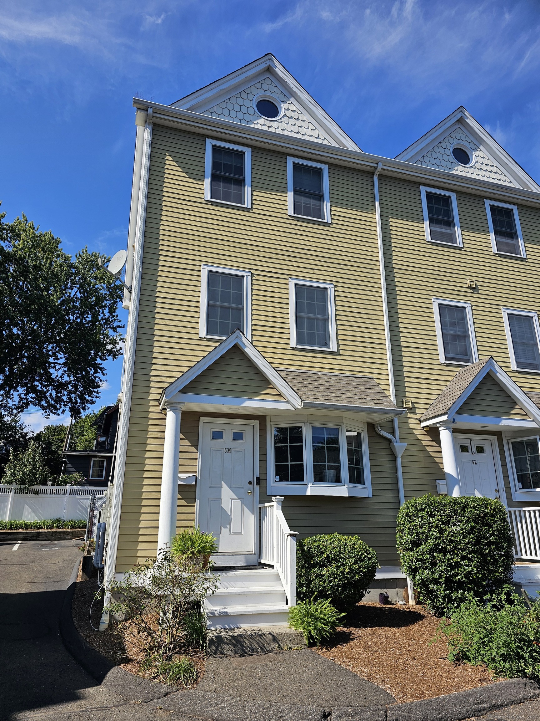 16 Hillside Place APT M5