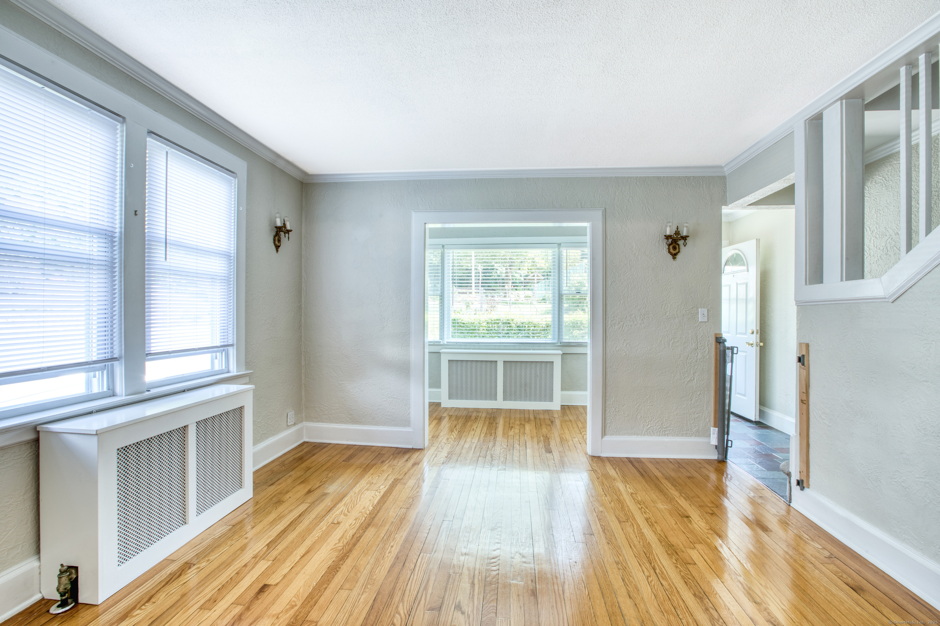 126 Pemberwick Road Right Side