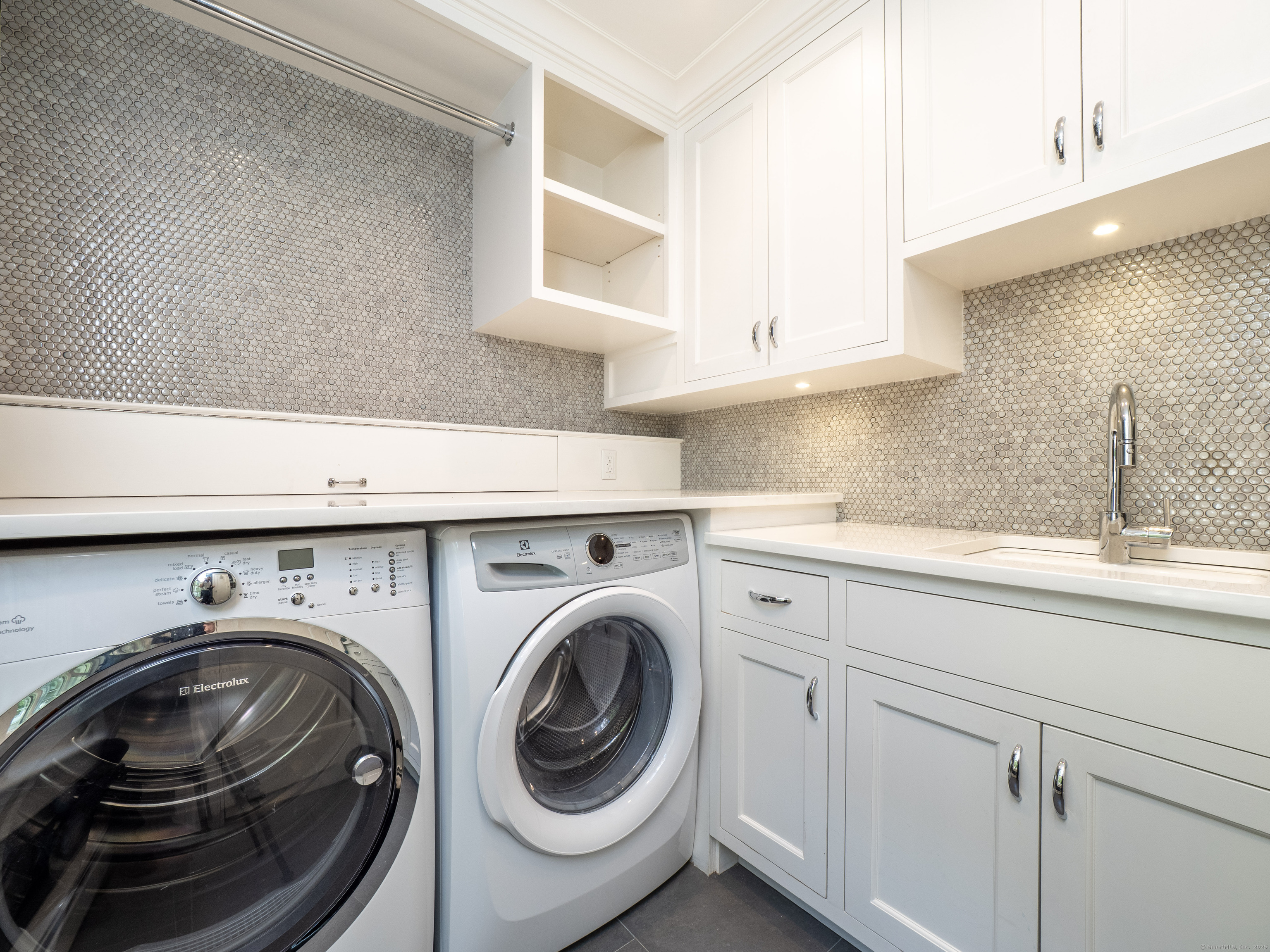 250 Old Grumman Hill Road