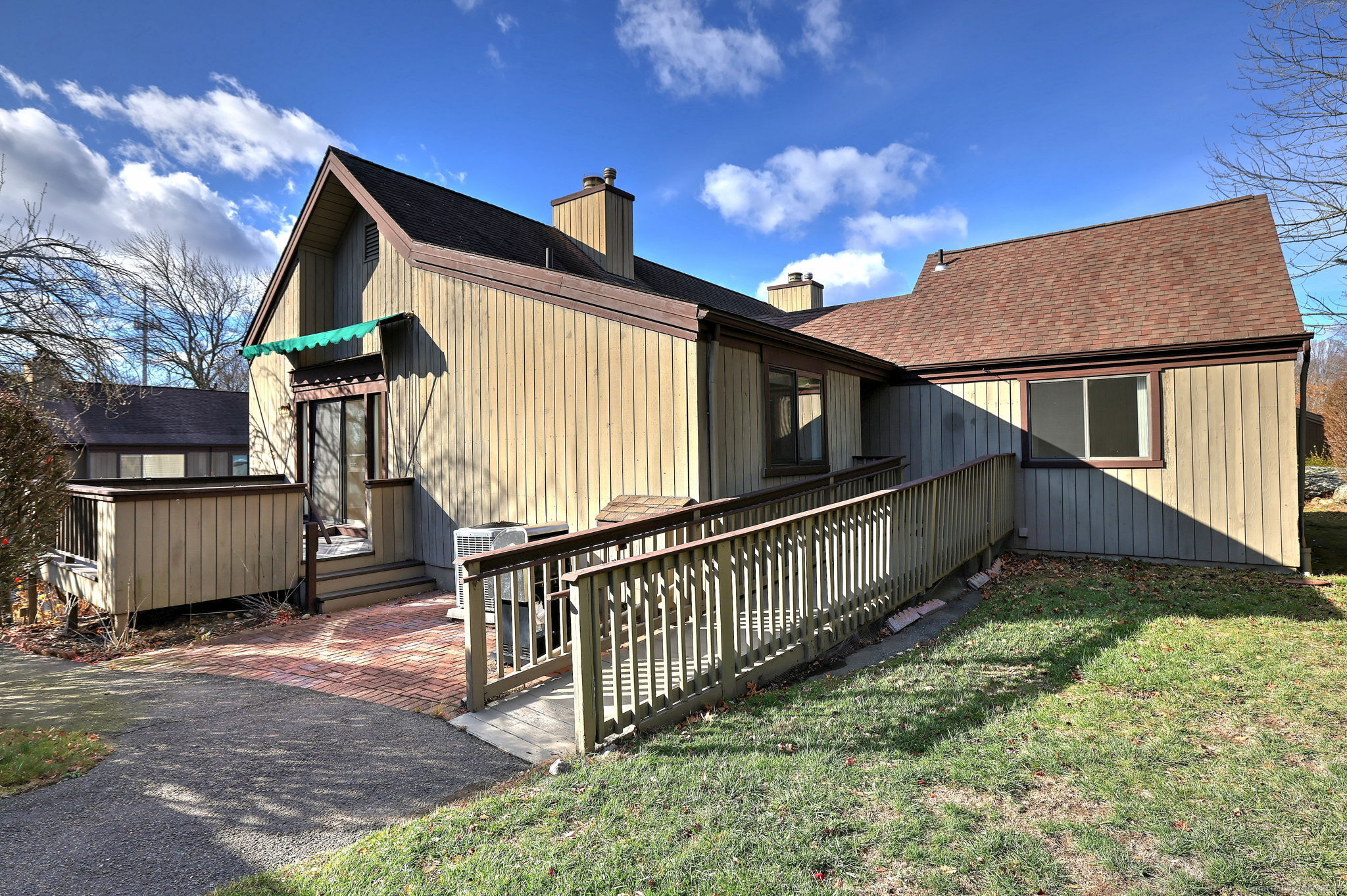 736 Quinnipiac Lane B