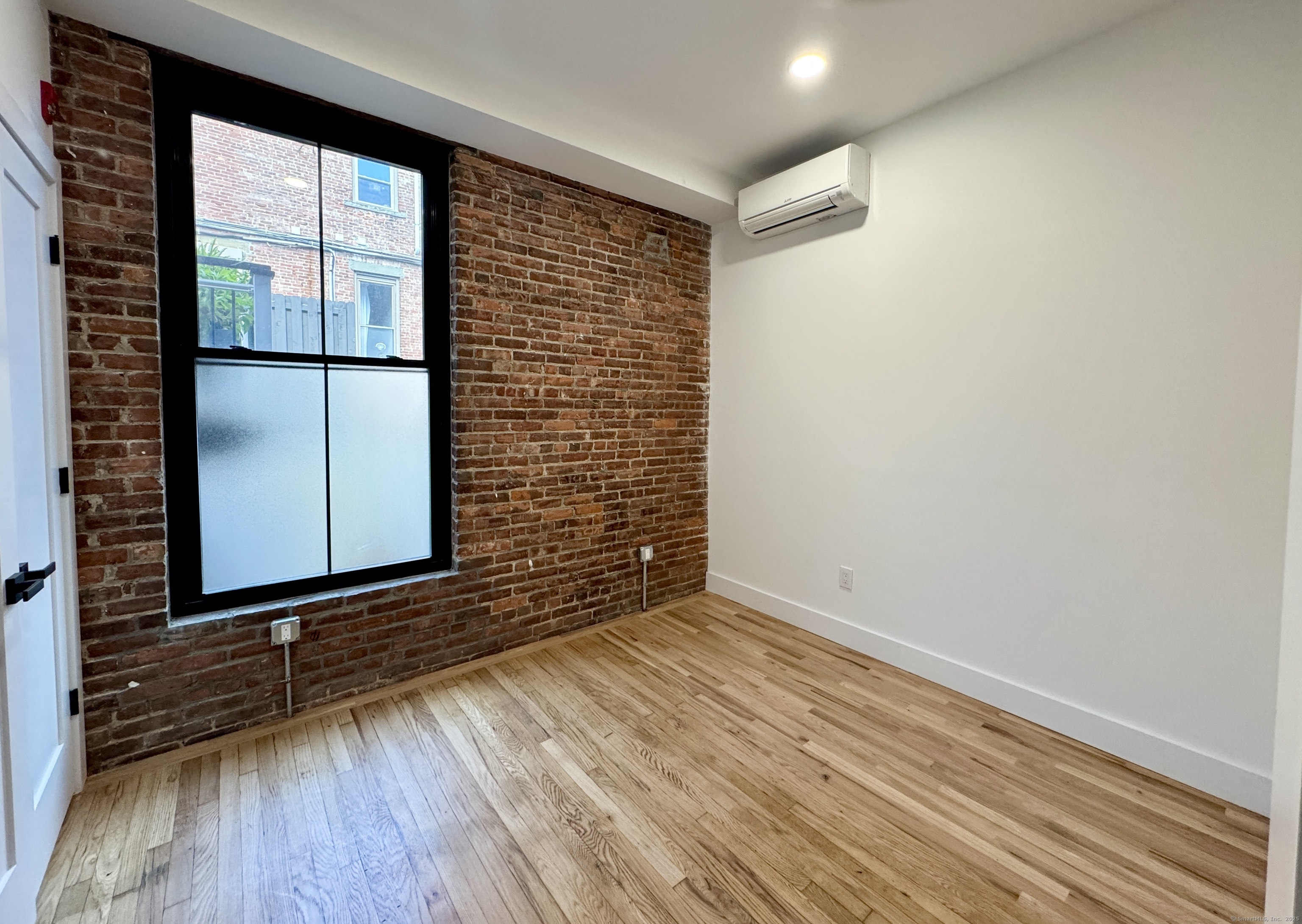 10 Commerce Street 2R