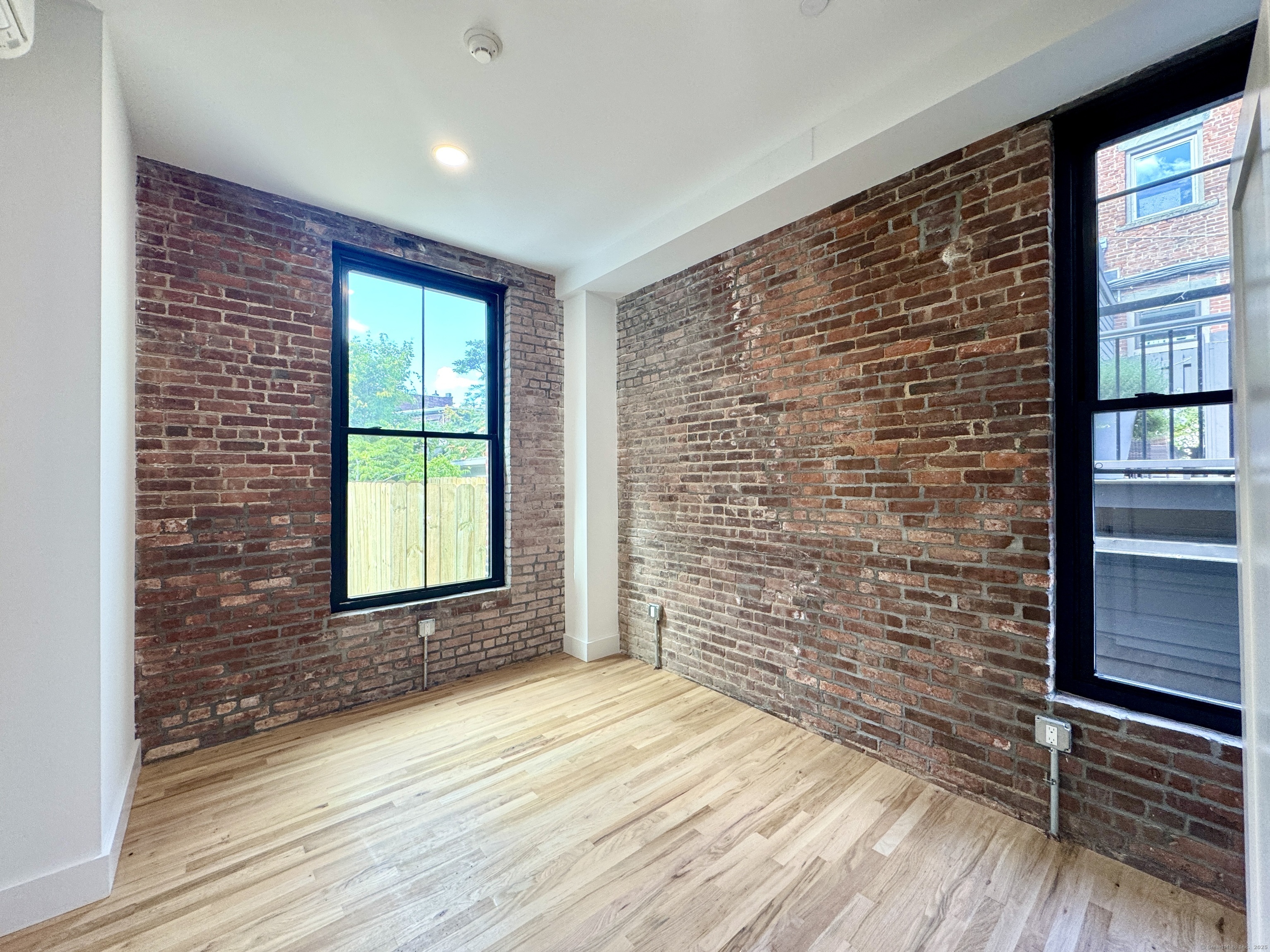 10 Commerce Street 2R