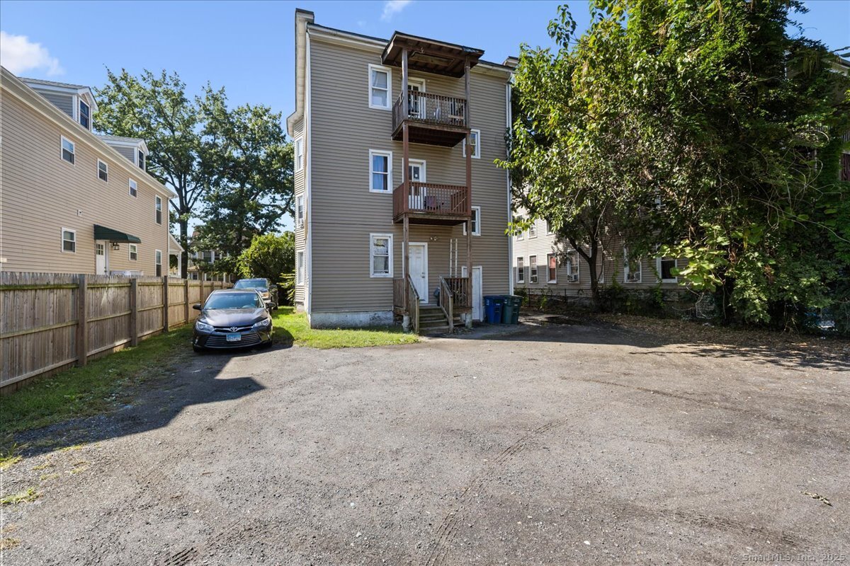 870 Hancock Avenue