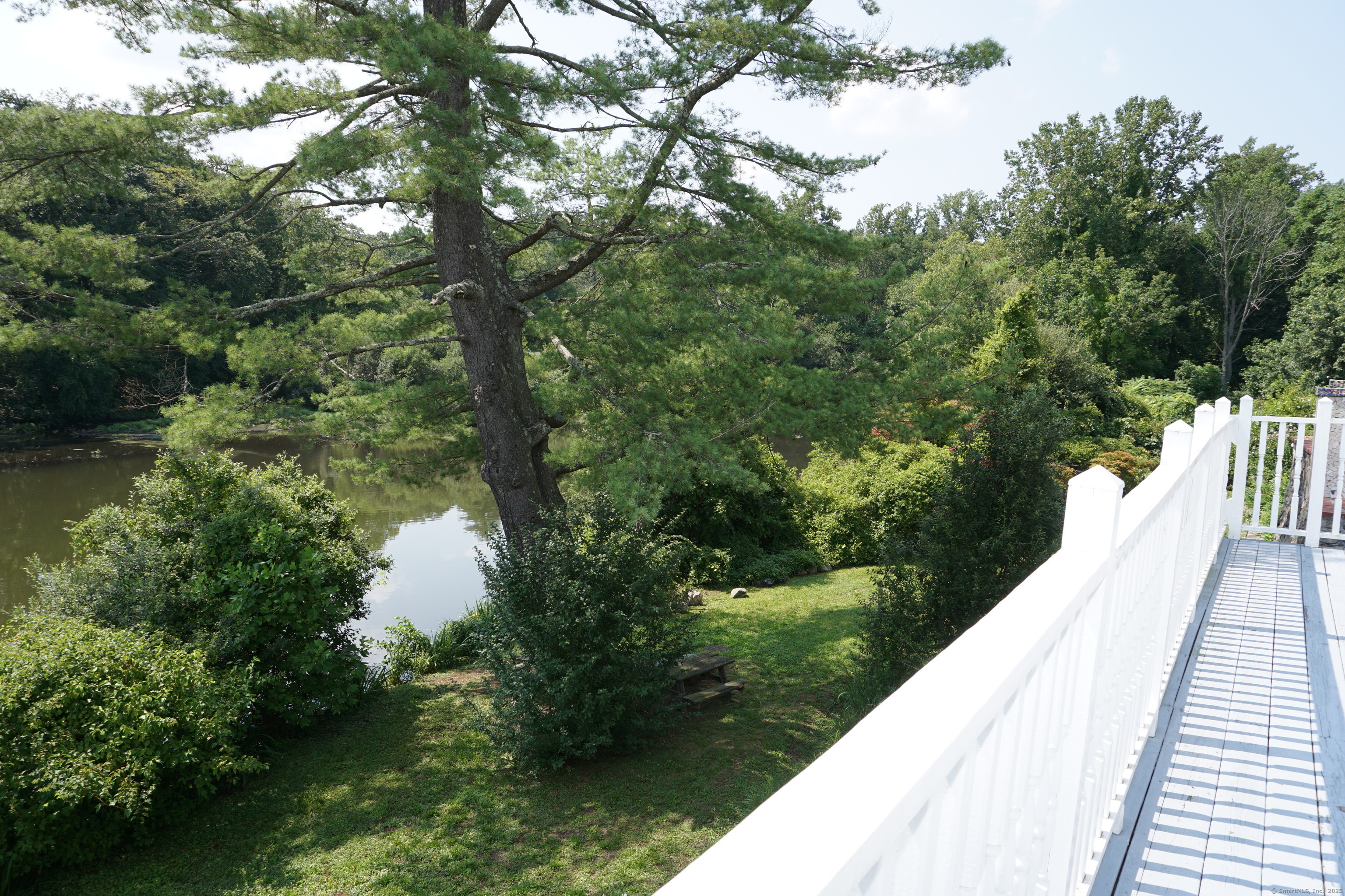 1086 Long Ridge Road Left