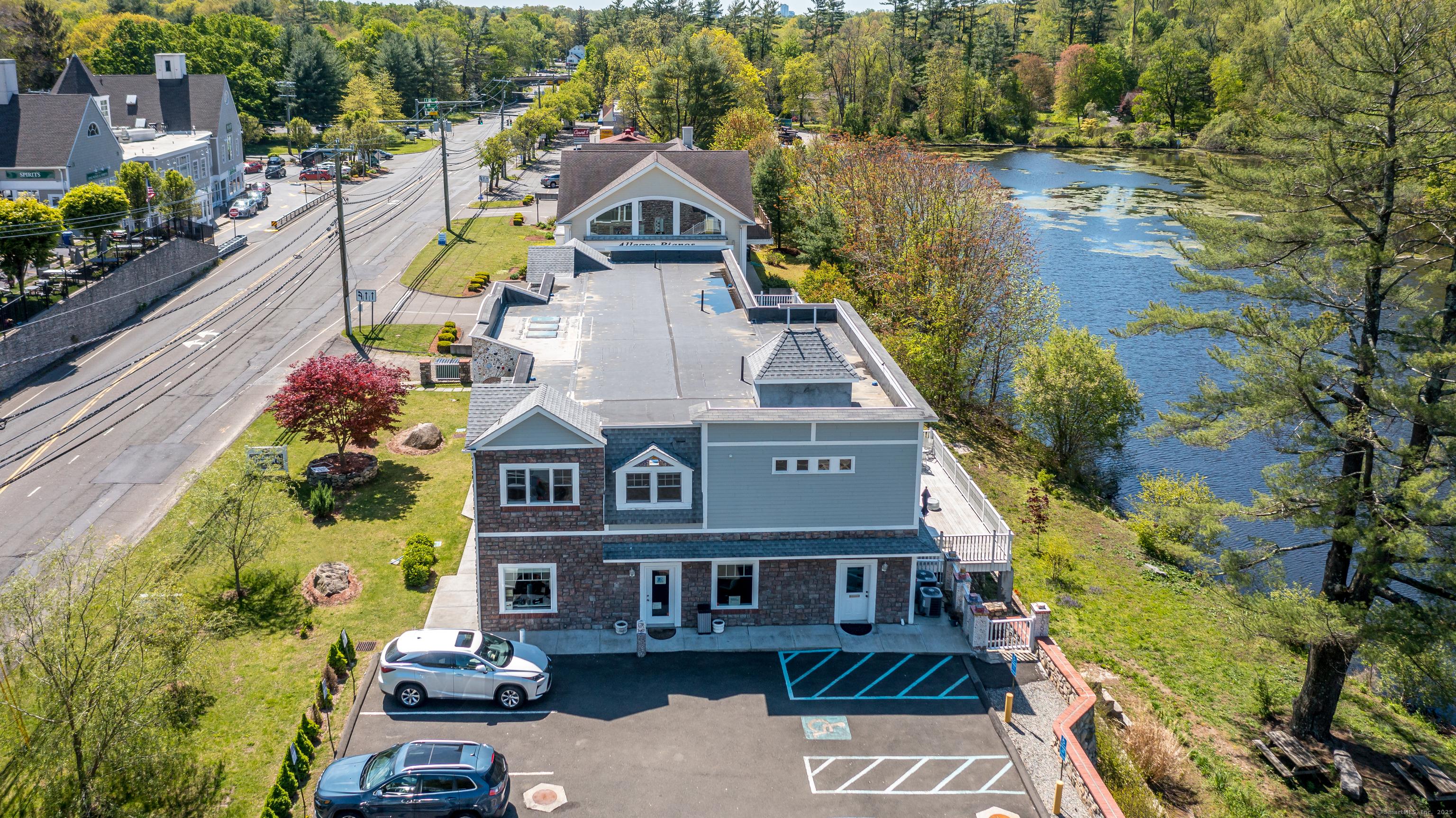 1086 Long Ridge Road Left