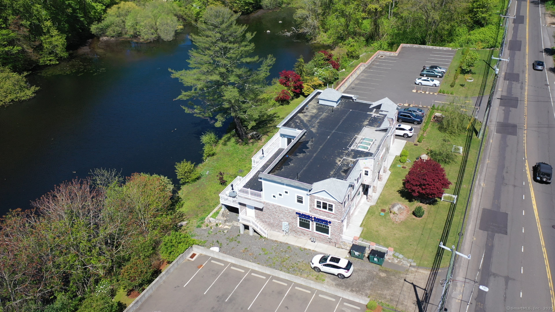 1086 Long Ridge Road Left