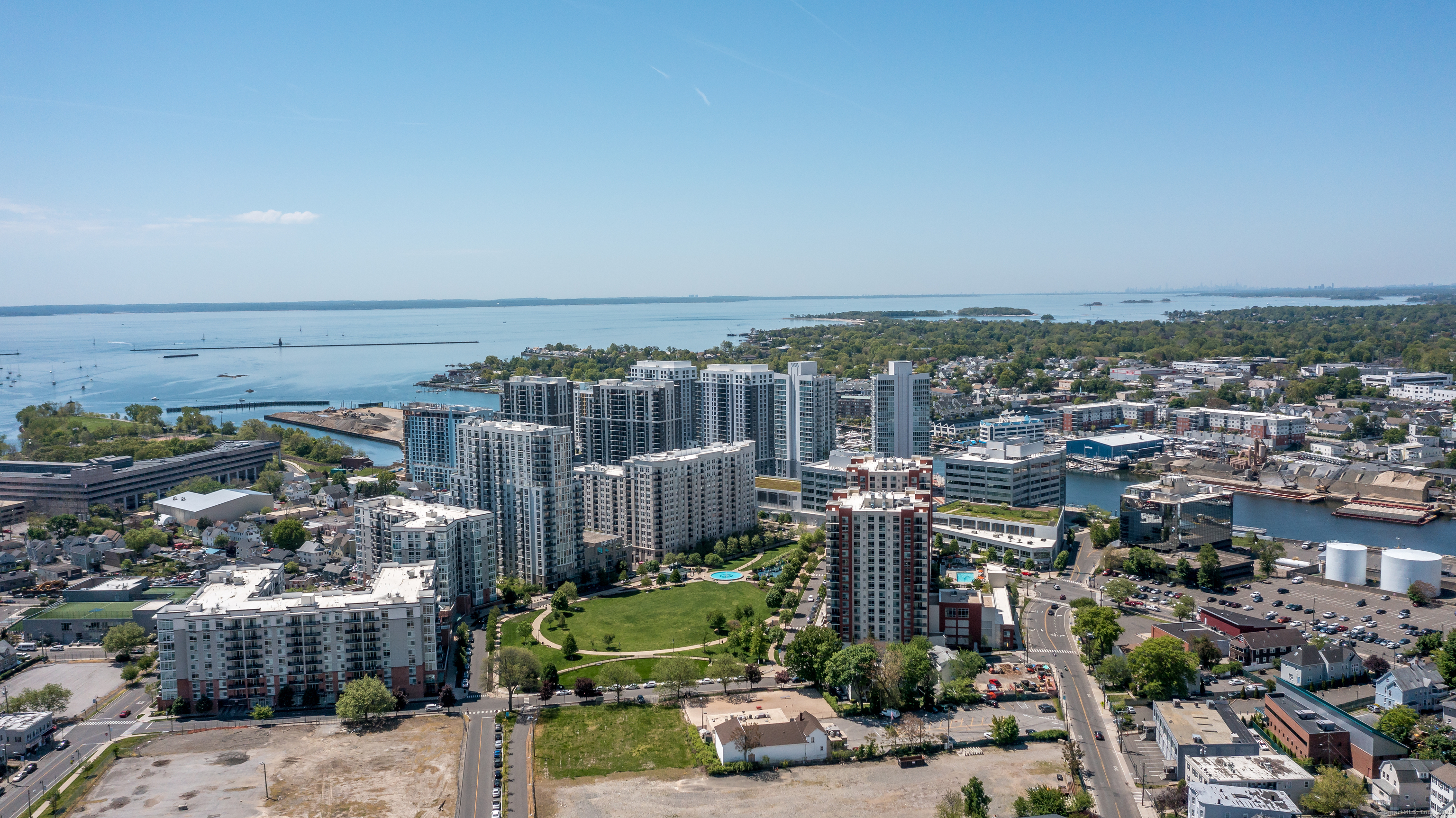 1086 Long Ridge Road Left