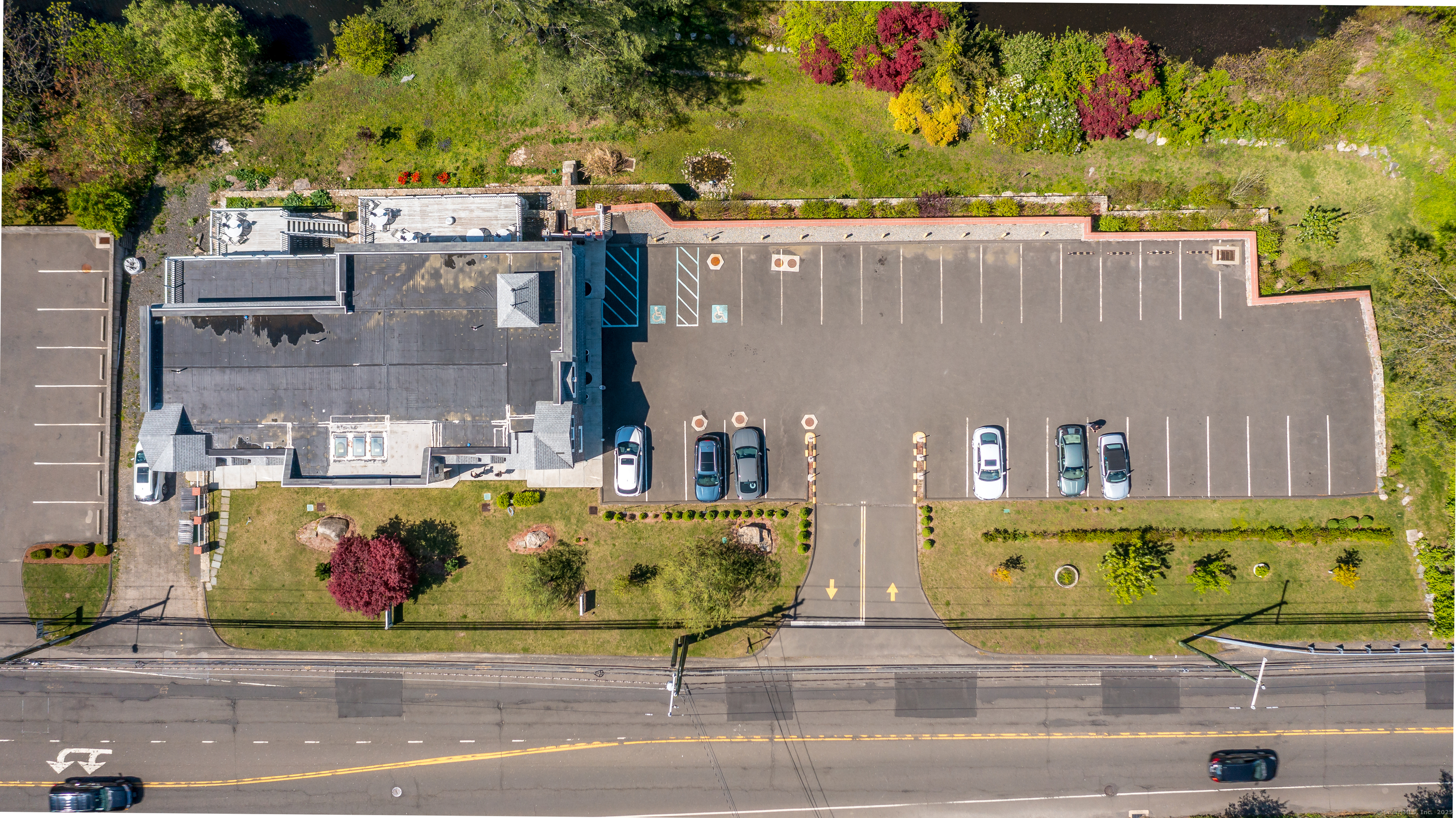 1086 Long Ridge Road Left