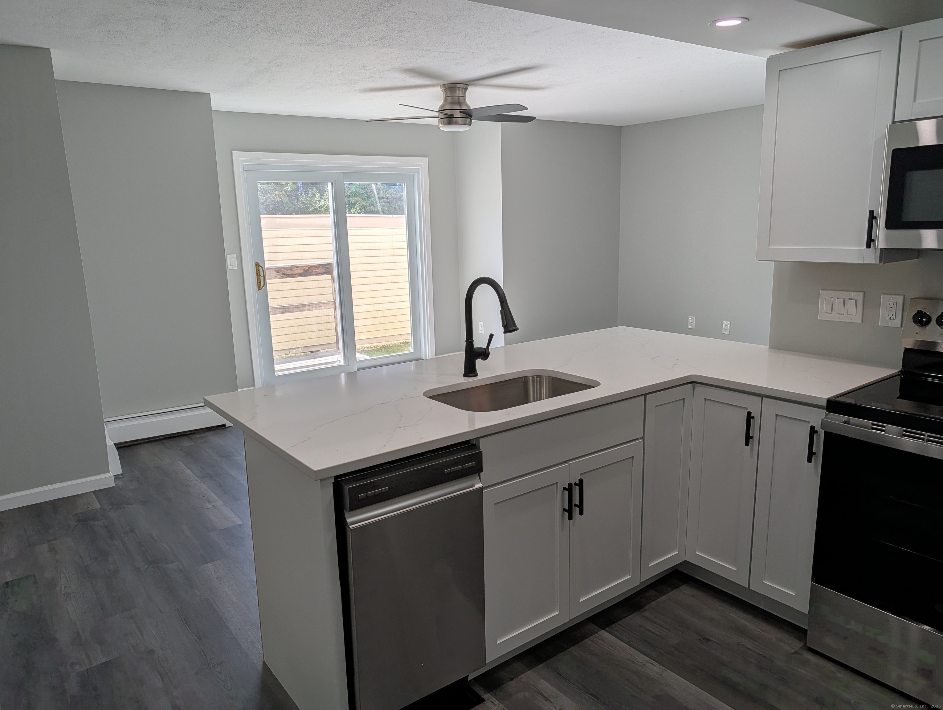 226 Laurel Street APT 4