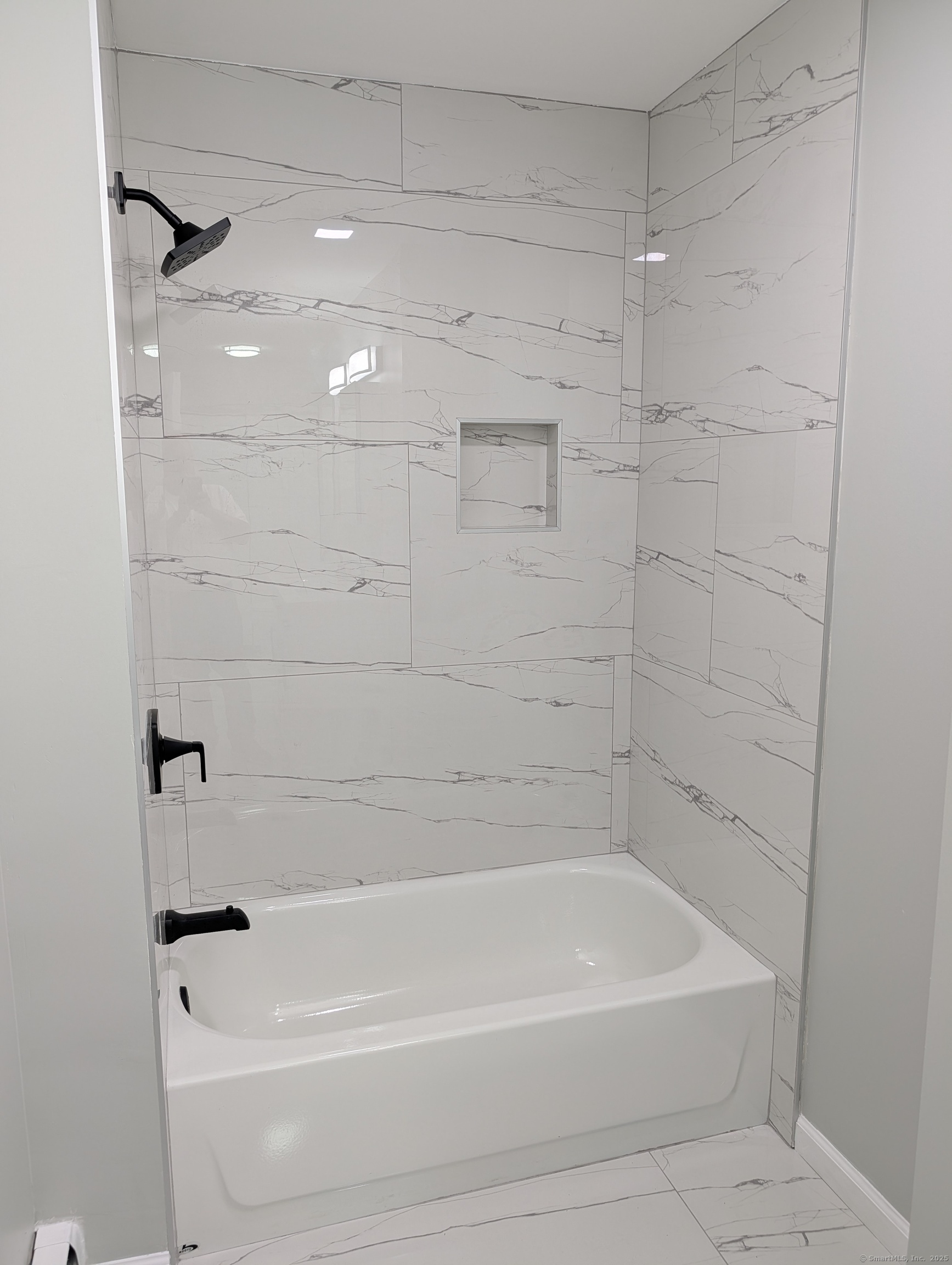 226 Laurel Street APT 4