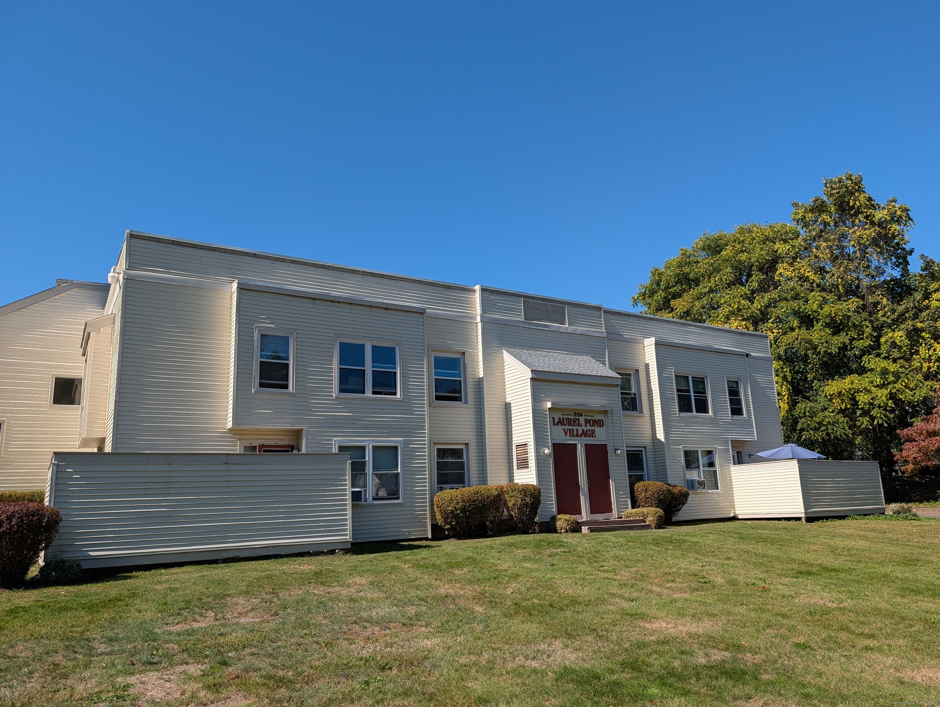 226 Laurel Street APT 4