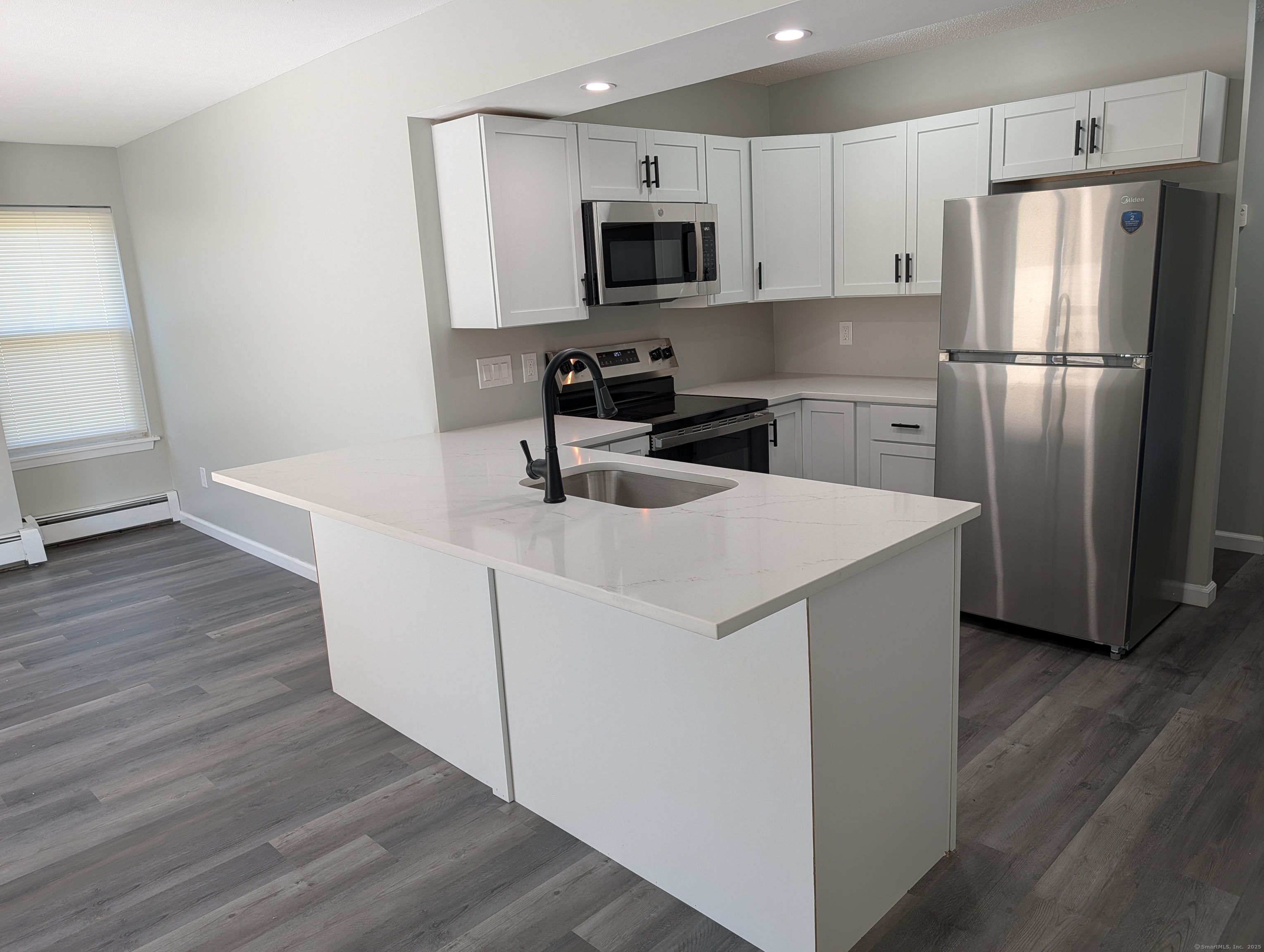 226 Laurel Street APT 4