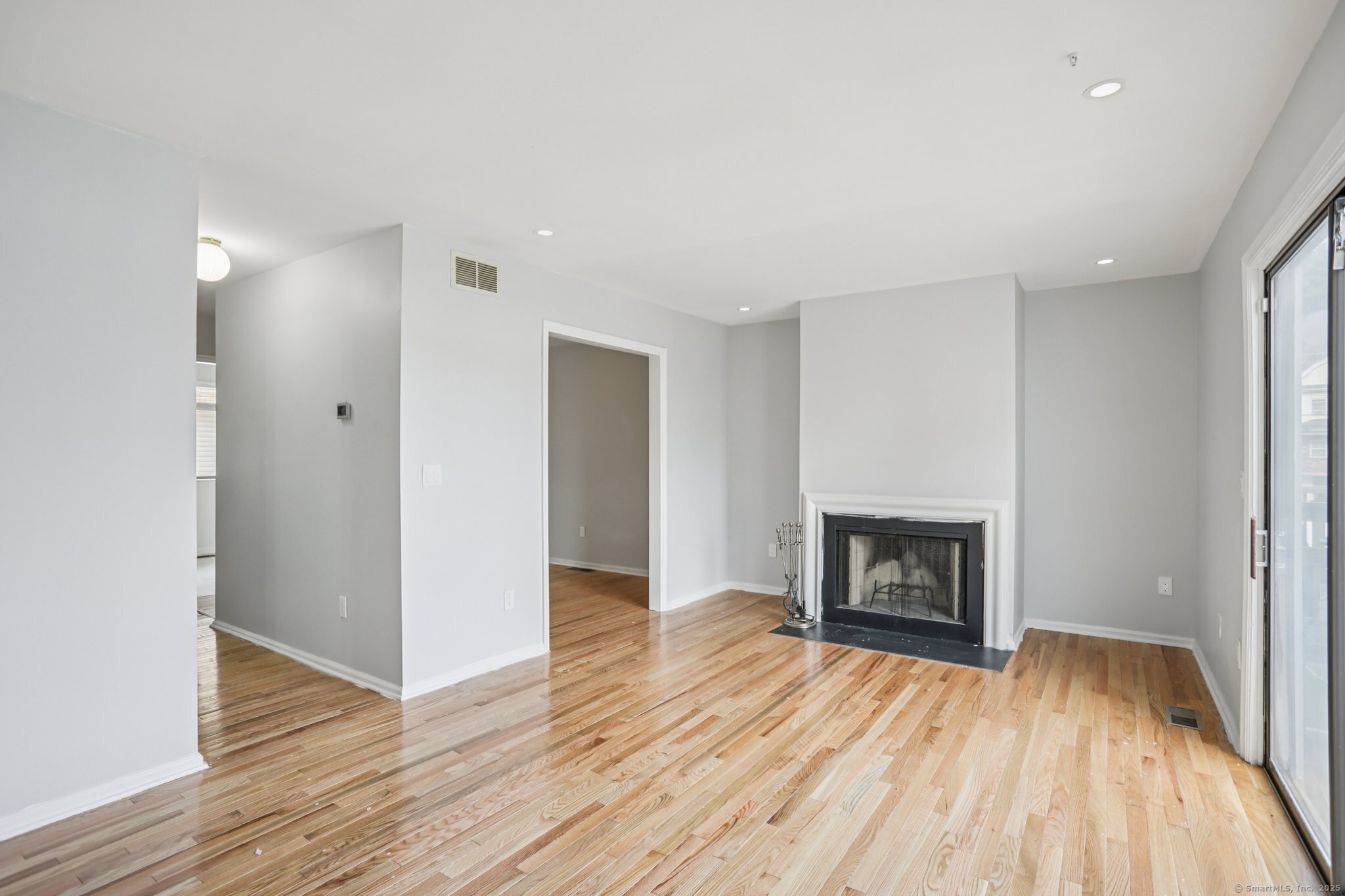 825 Hope Street APT 4