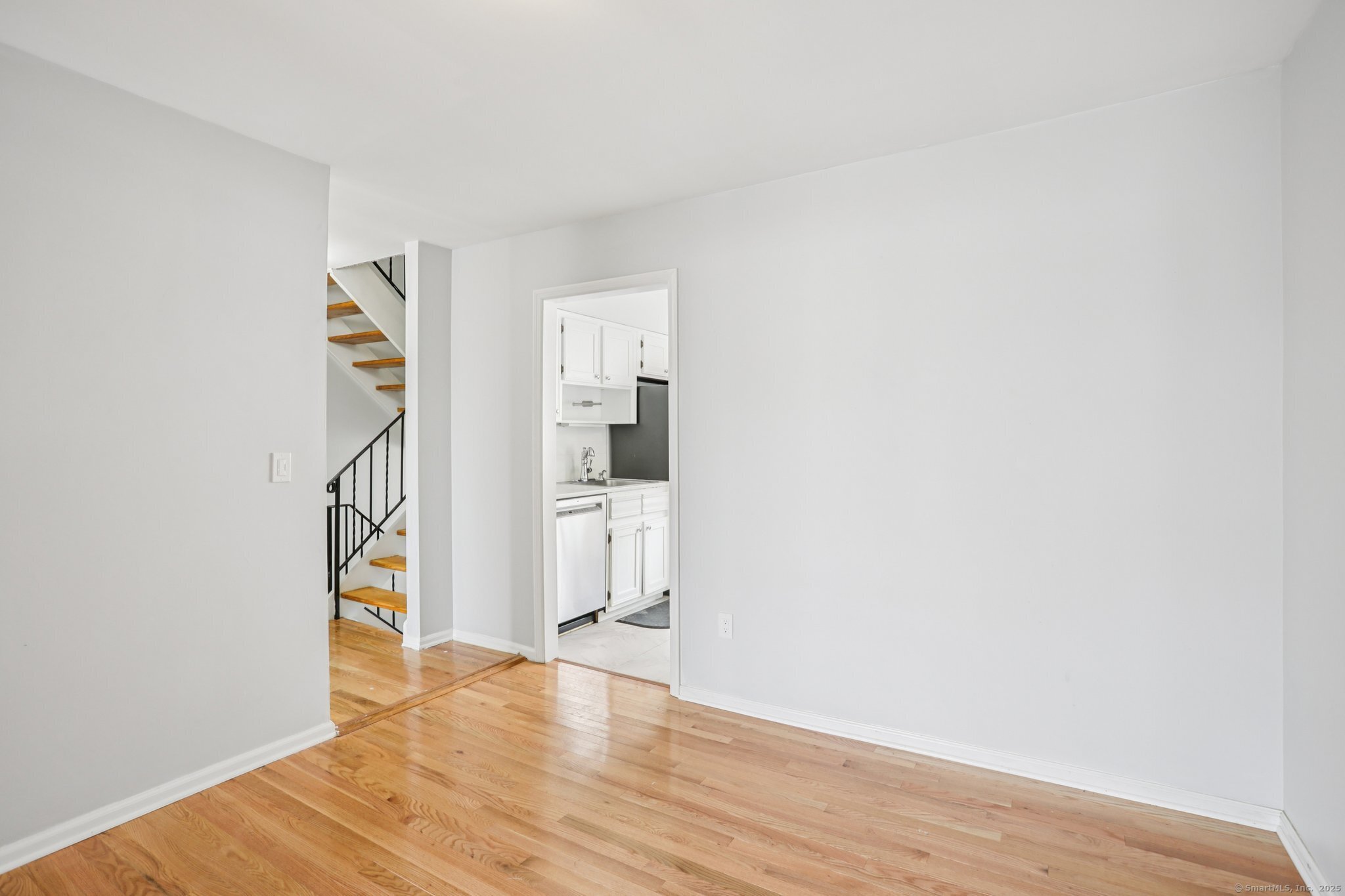 825 Hope Street APT 4