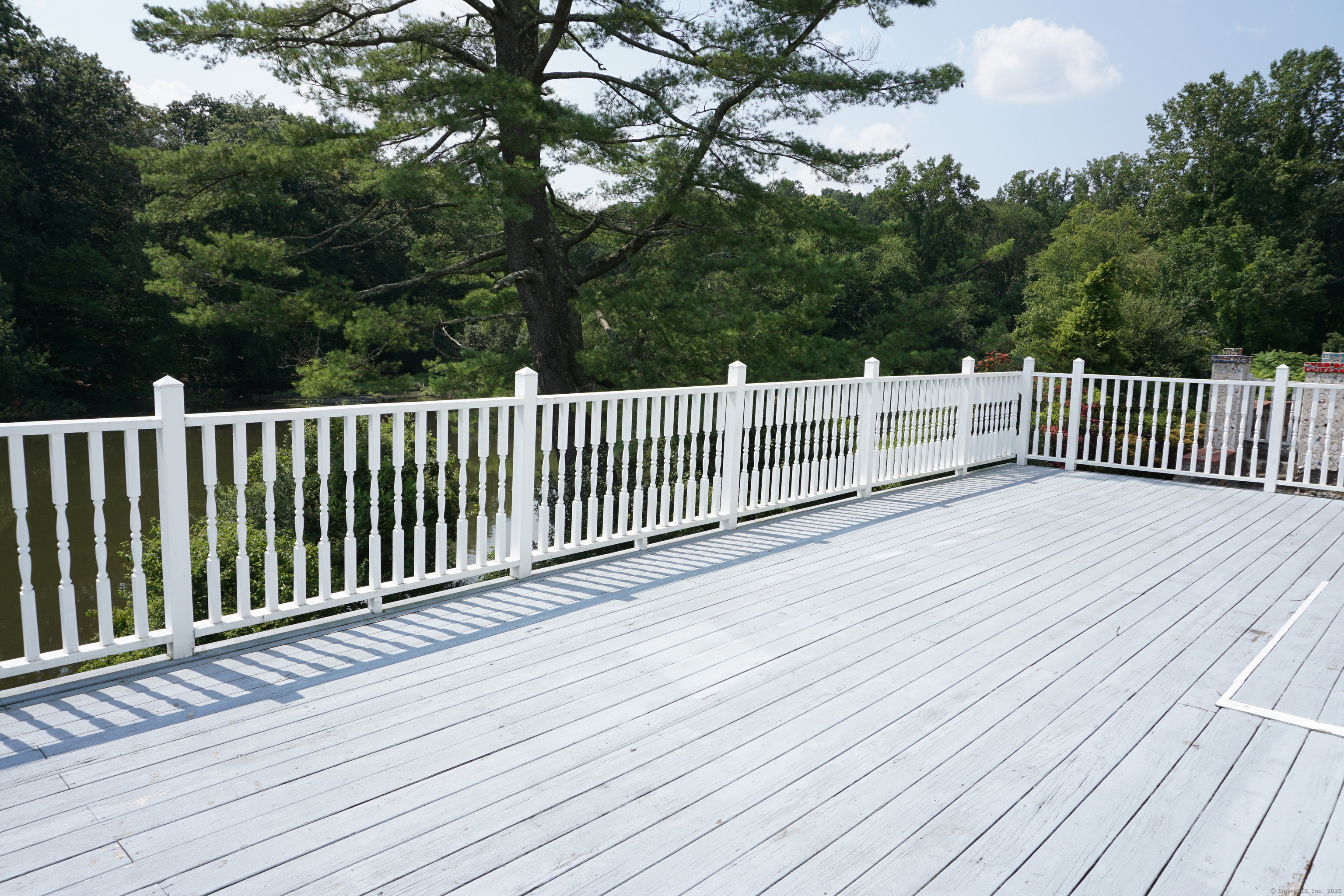 1086 Long Ridge Road Right