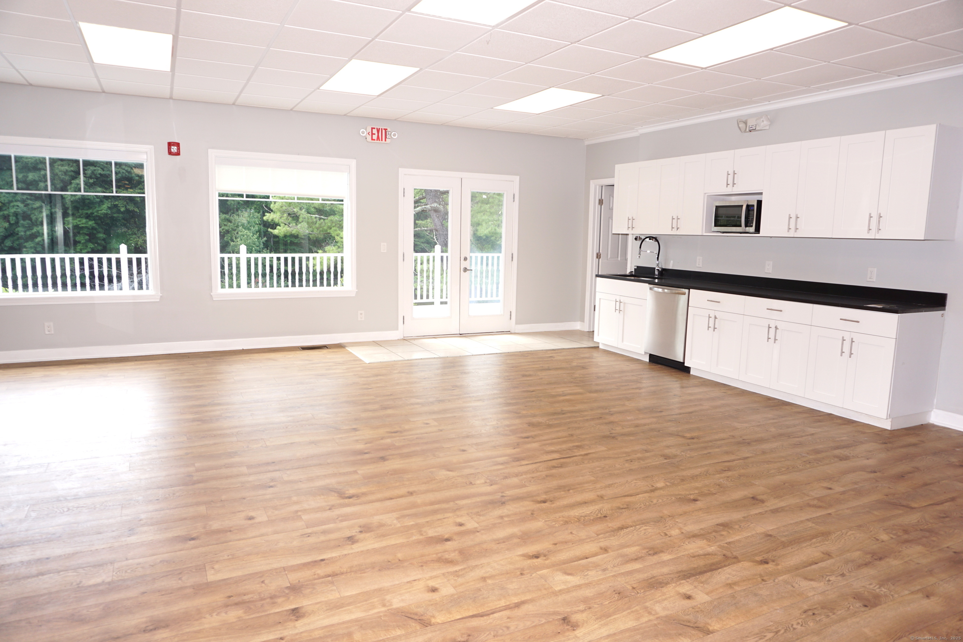 1086 Long Ridge Road Right