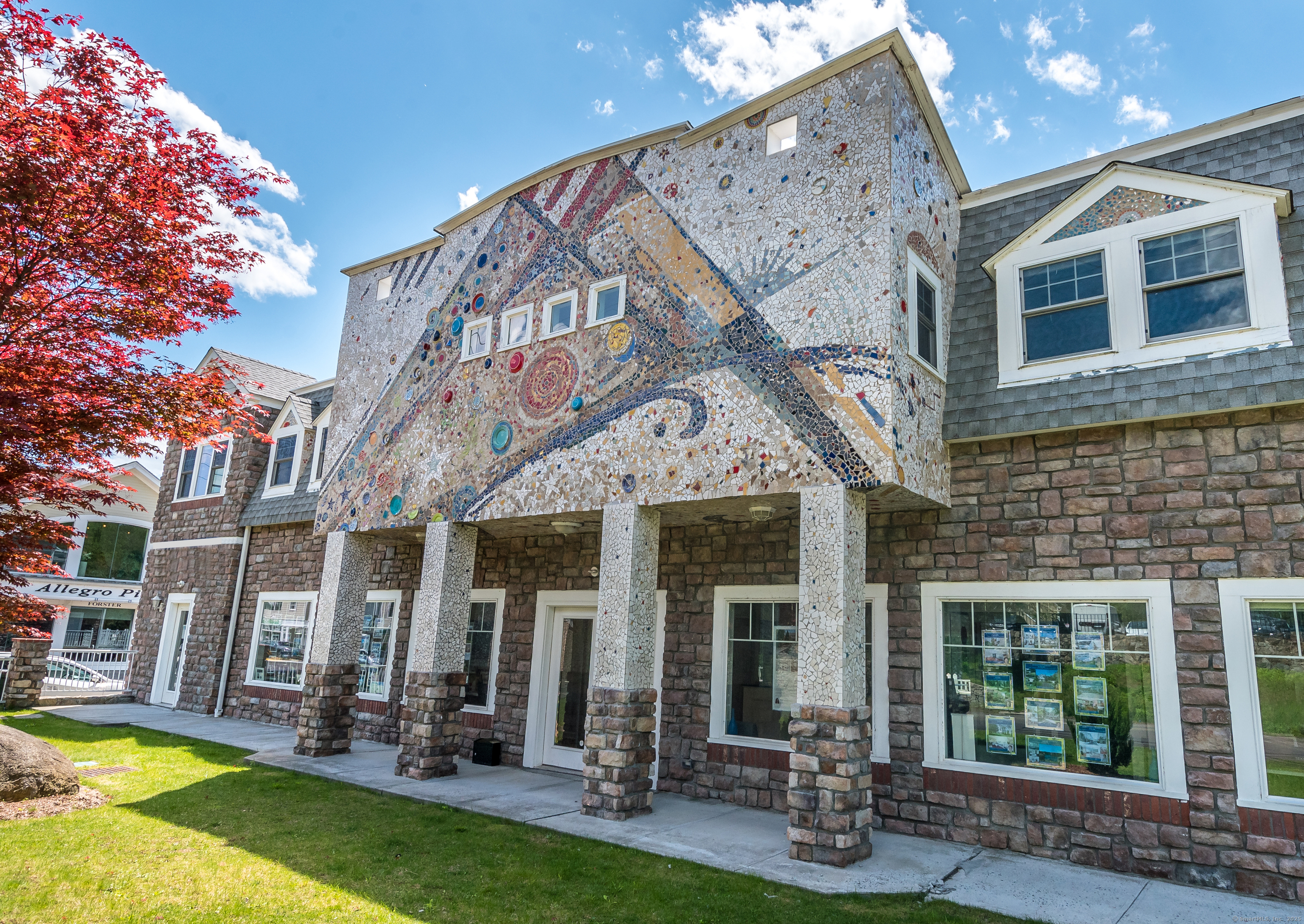 1086 Long Ridge Road Right