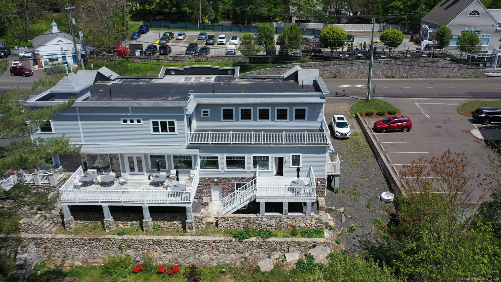 1086 Long Ridge Road Right