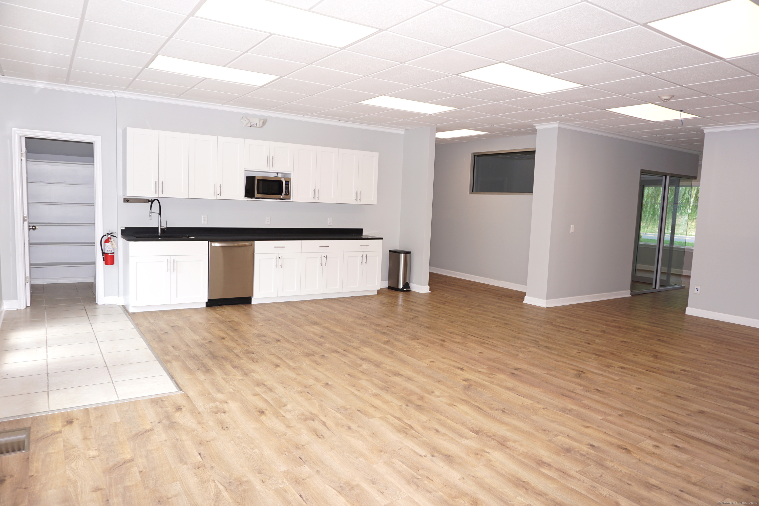 1086 Long Ridge Road Right